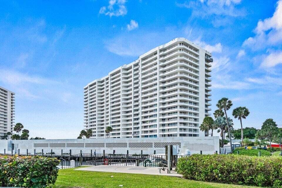 4201 N Ocean Boulevard 1705 Property Photo 1