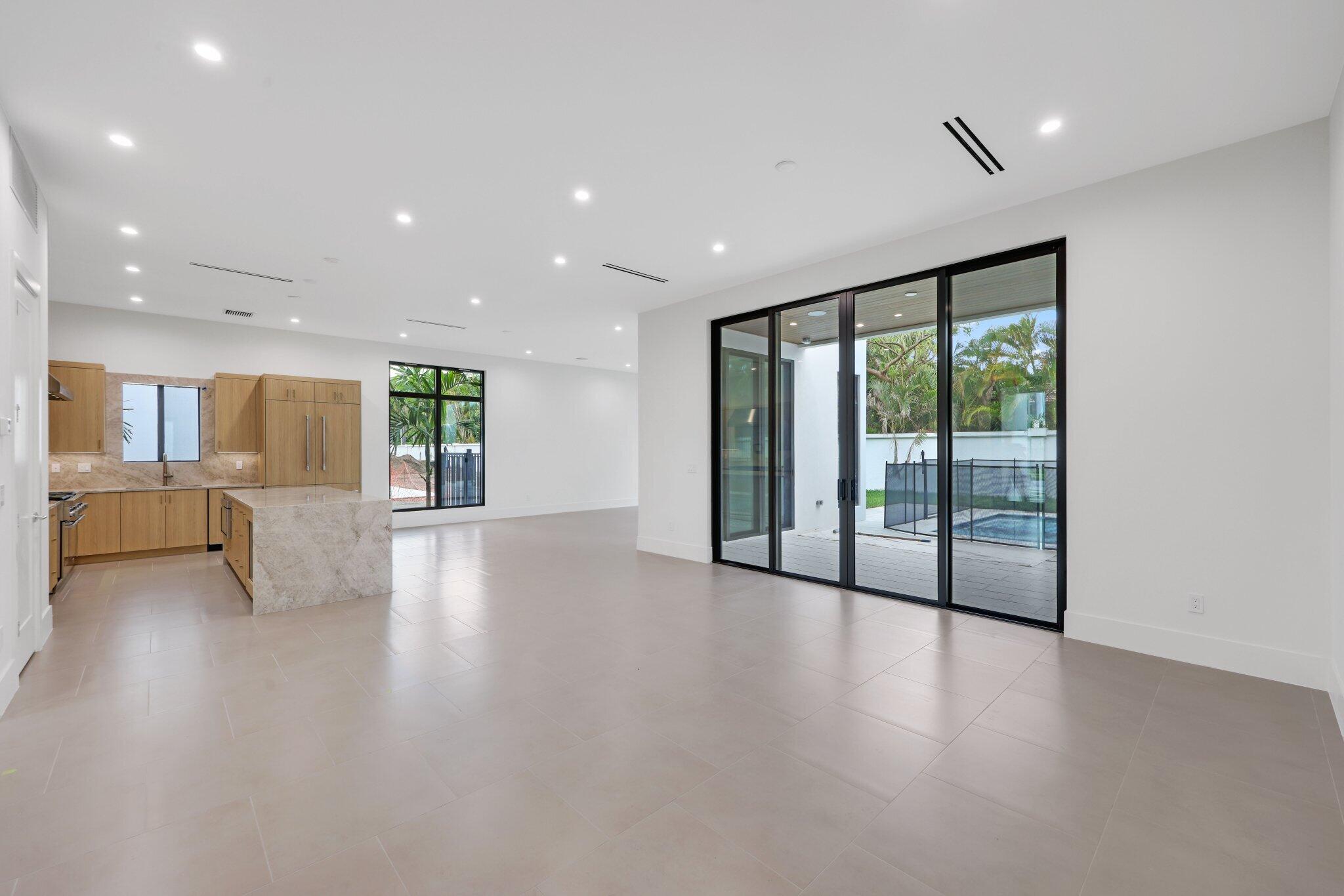 16702 Mosaic Place Property Photo 7