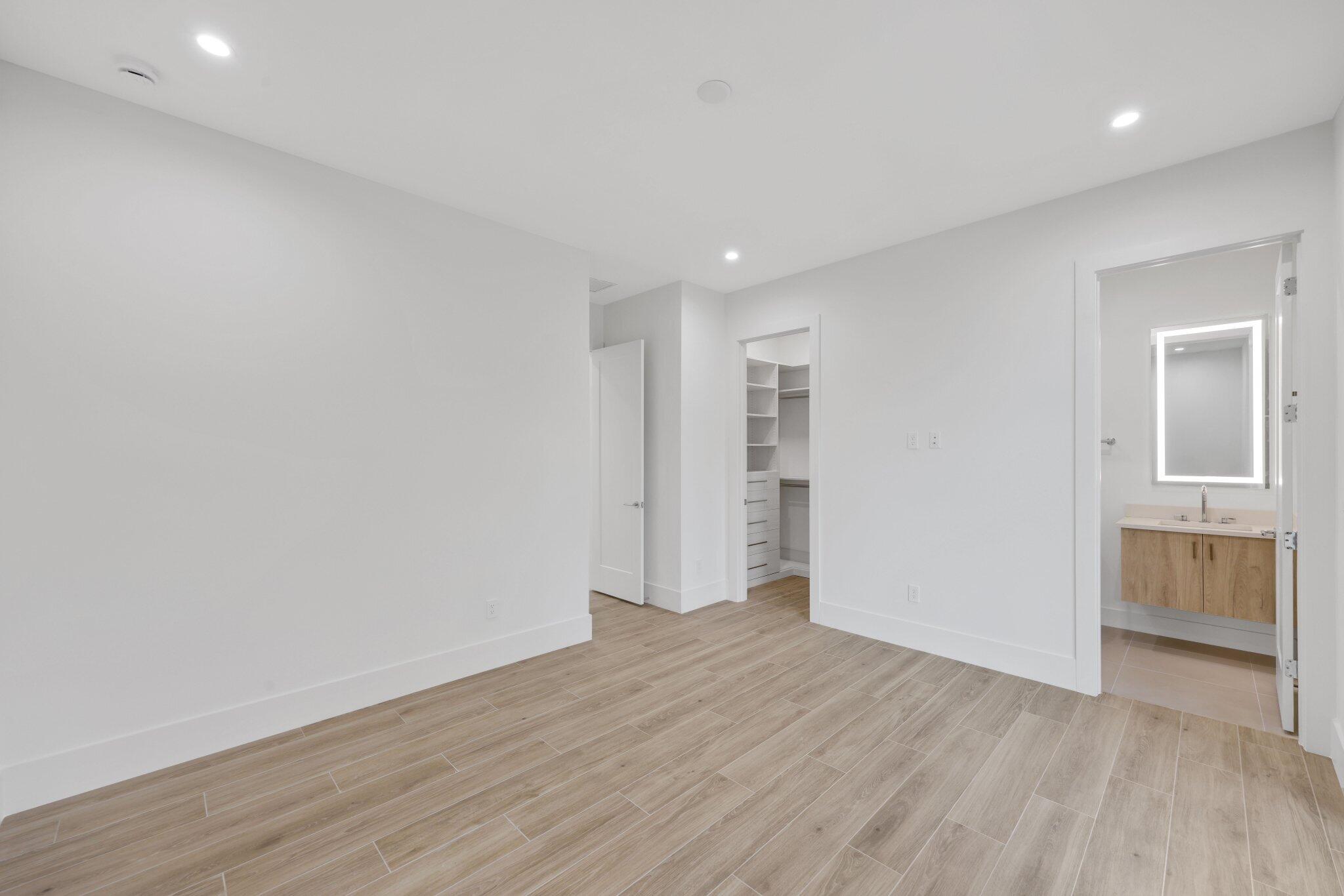 16702 Mosaic Place Property Photo 34