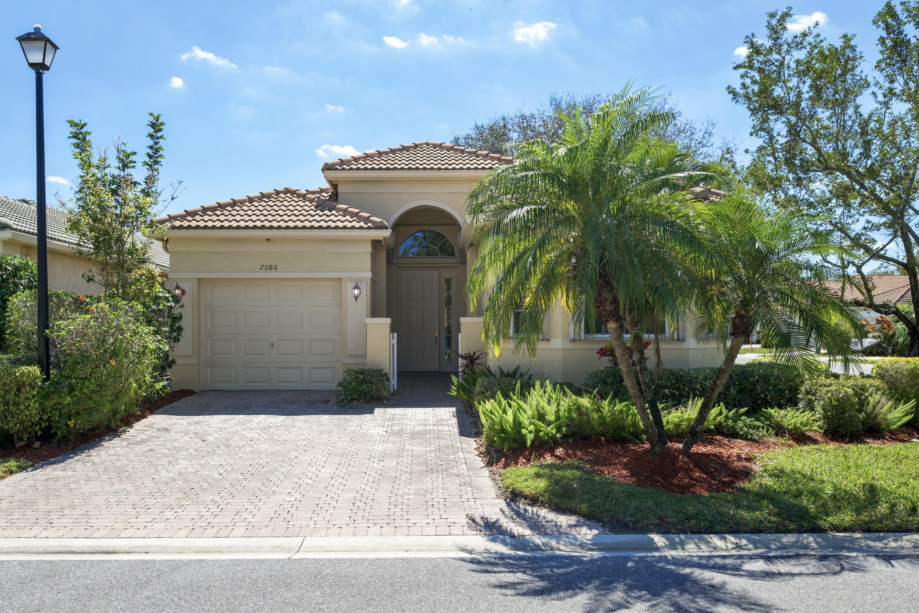 7086 Del Corso Lane Property Photo 4