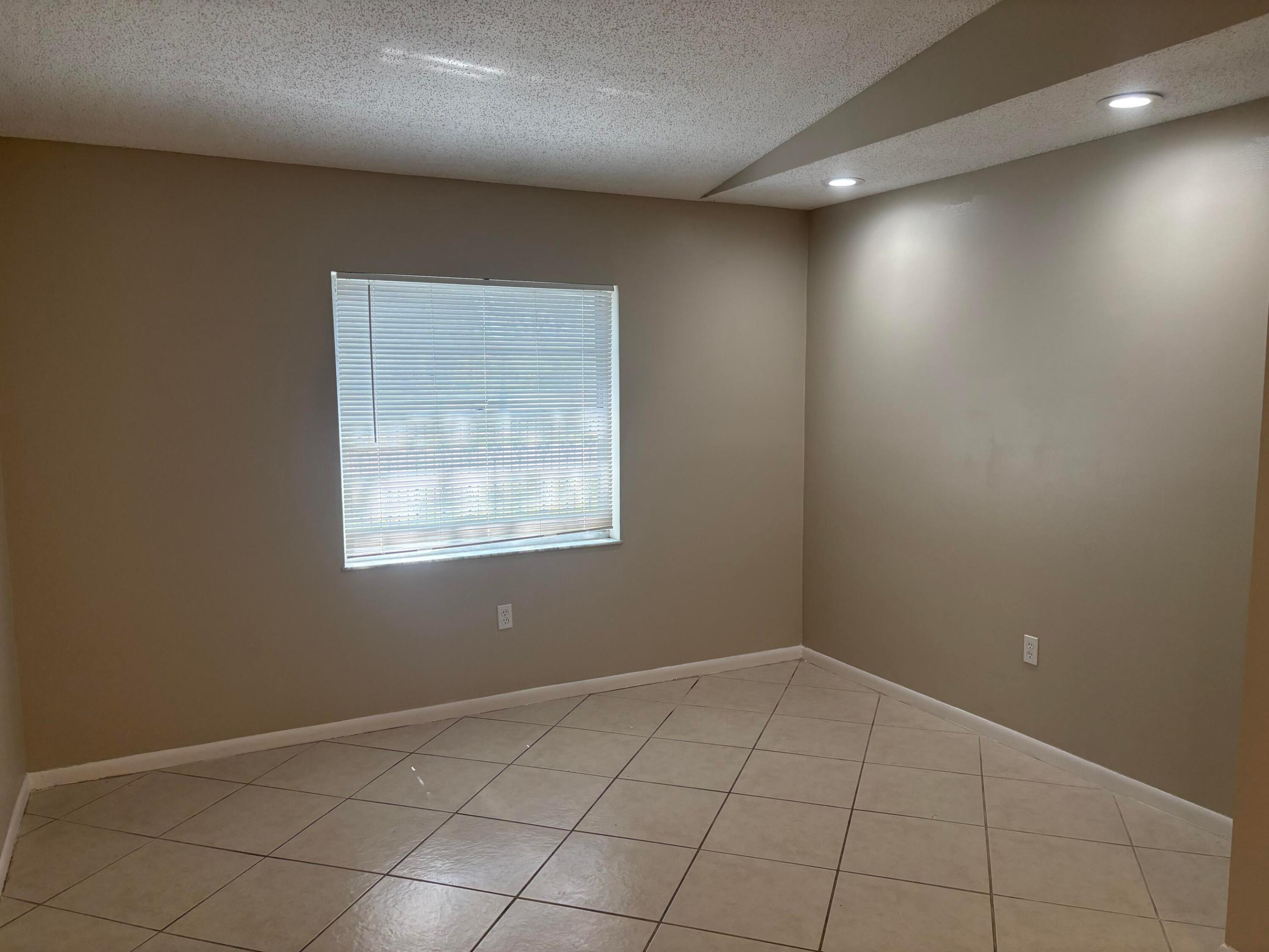 2011 Oleander Boulevard C Property Photo 2