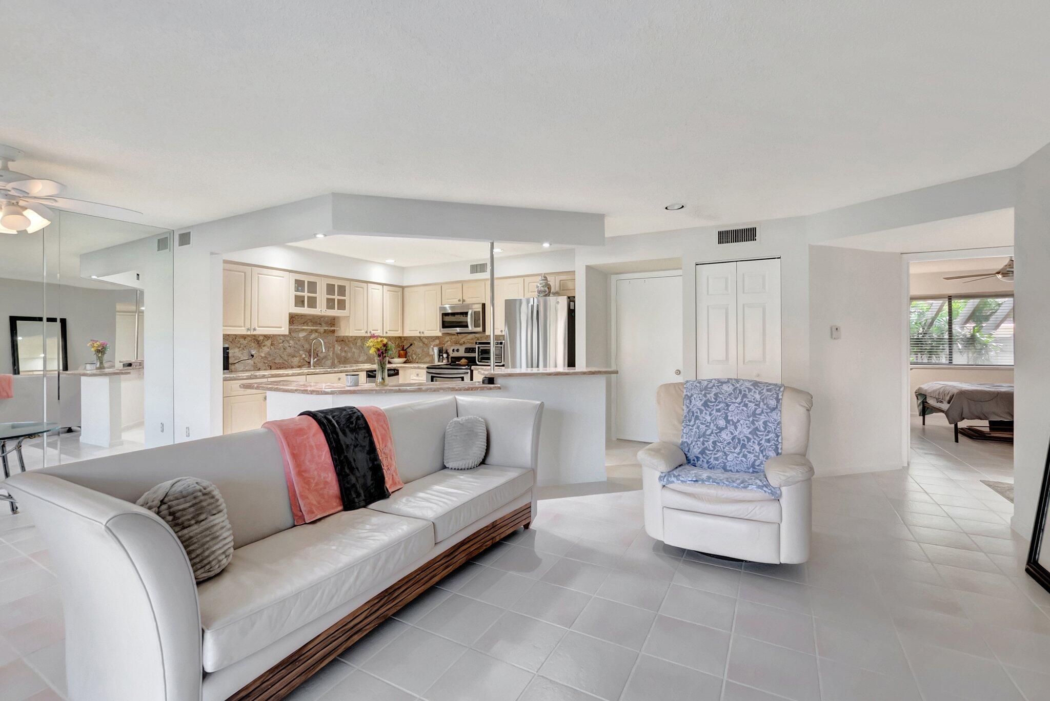 5731 Coach House Circle A Property Photo 11