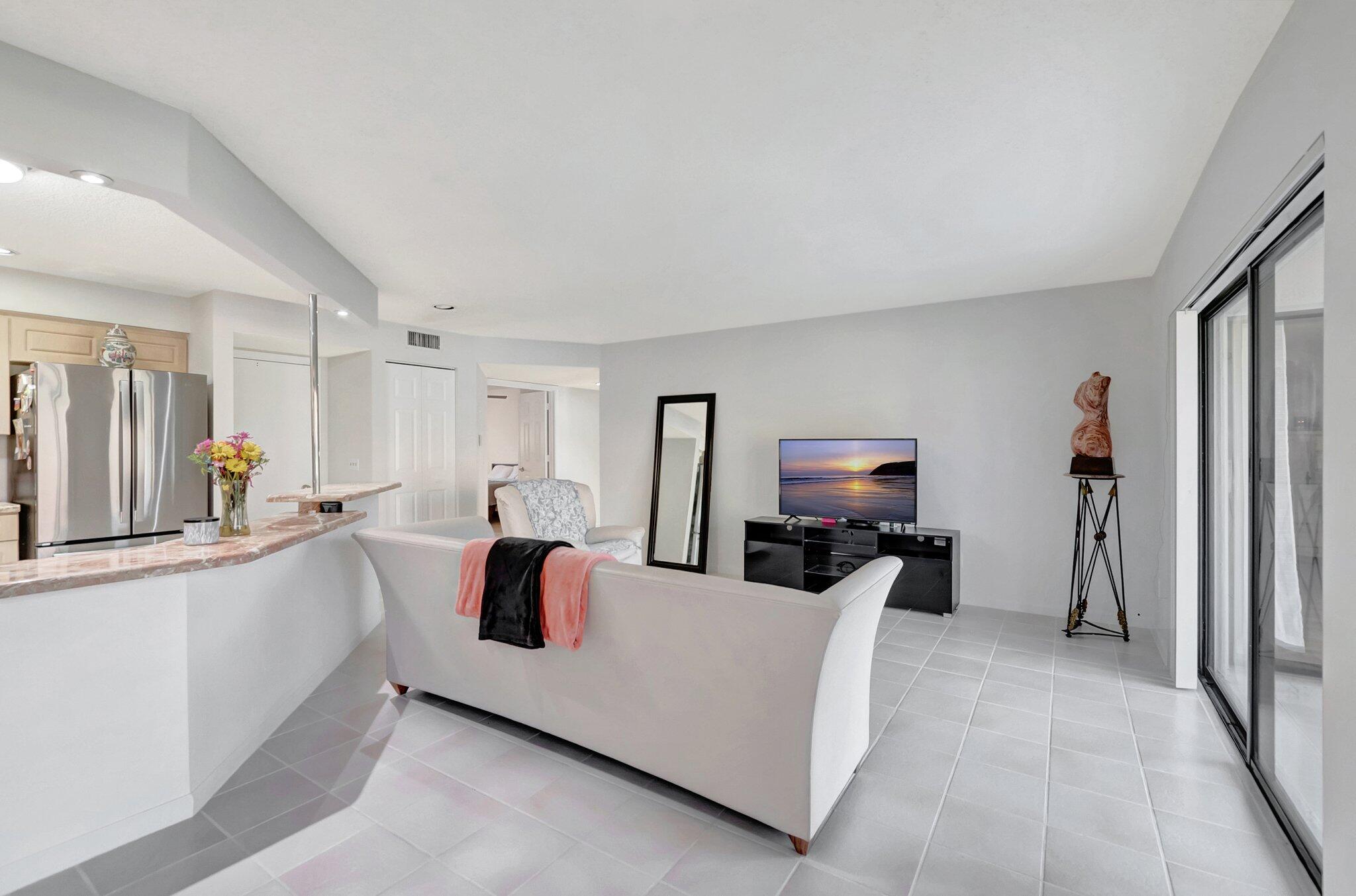 5731 Coach House Circle A Property Photo 14