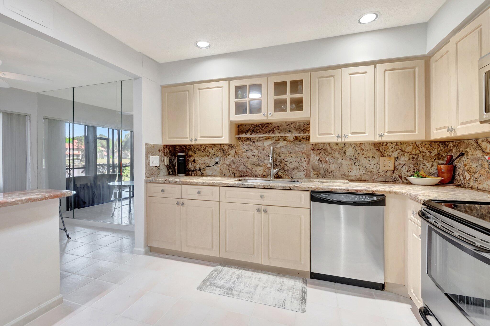 5731 Coach House Circle A Property Photo 18