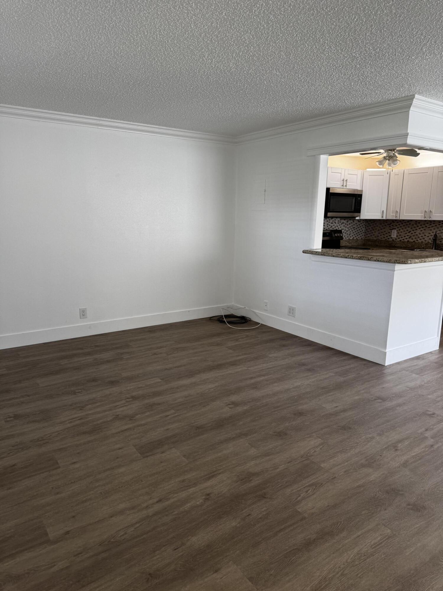 103 Saxony C Property Photo 3