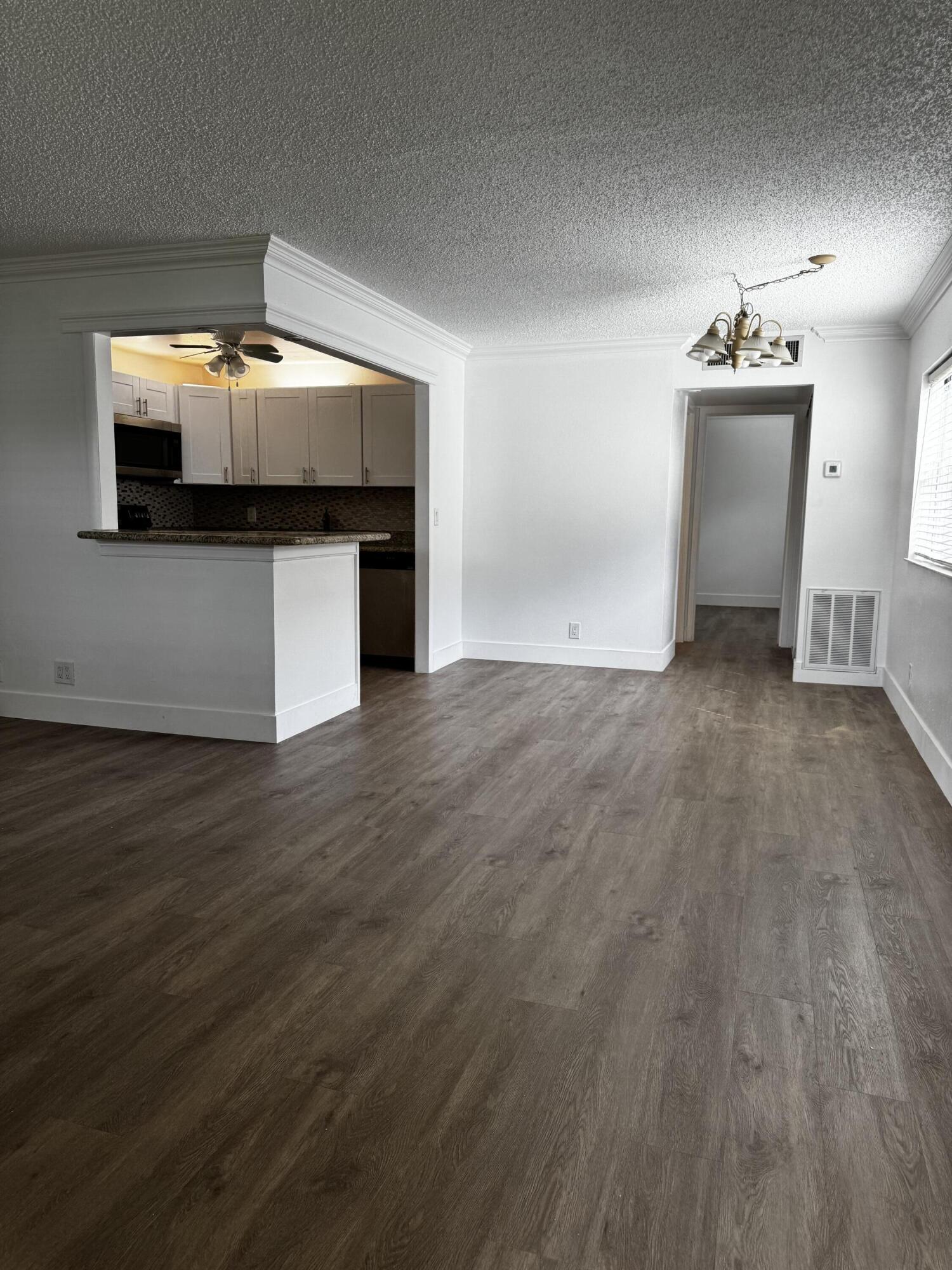 103 Saxony C Property Photo 4