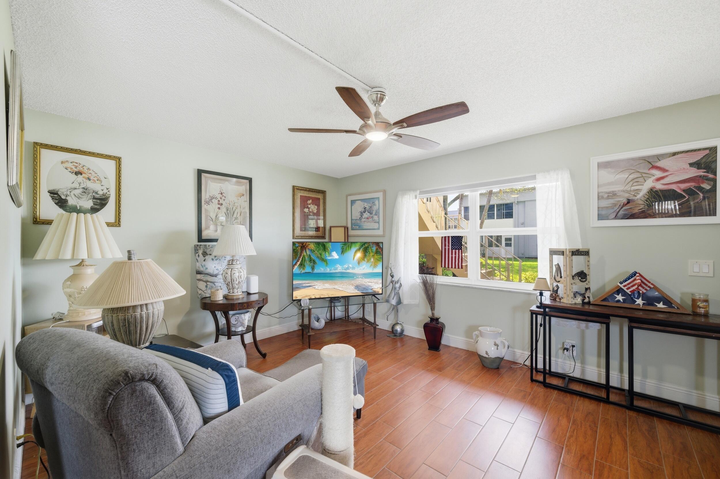 888 Flanders S Property Photo 5