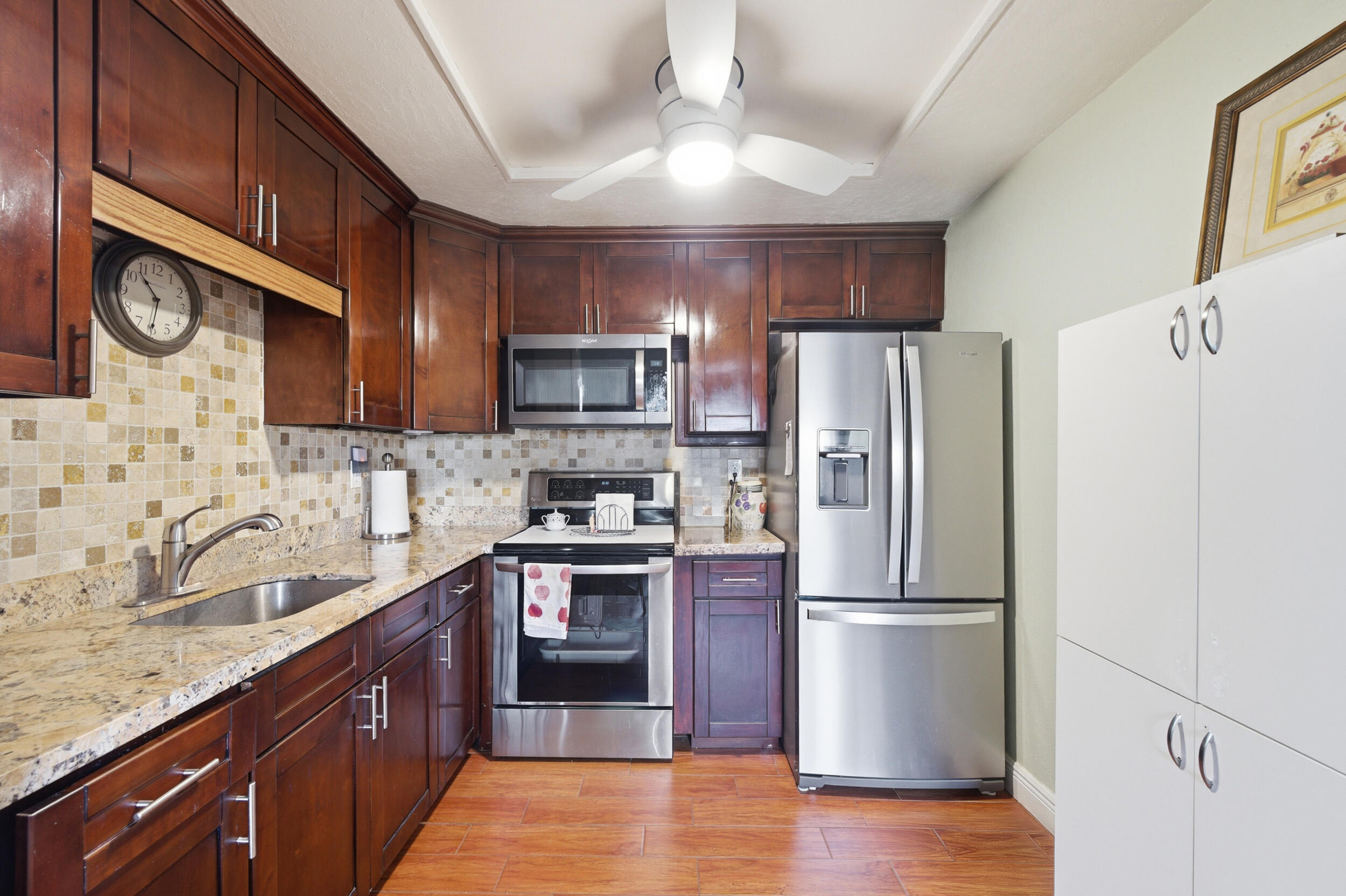 888 Flanders S Property Photo 6