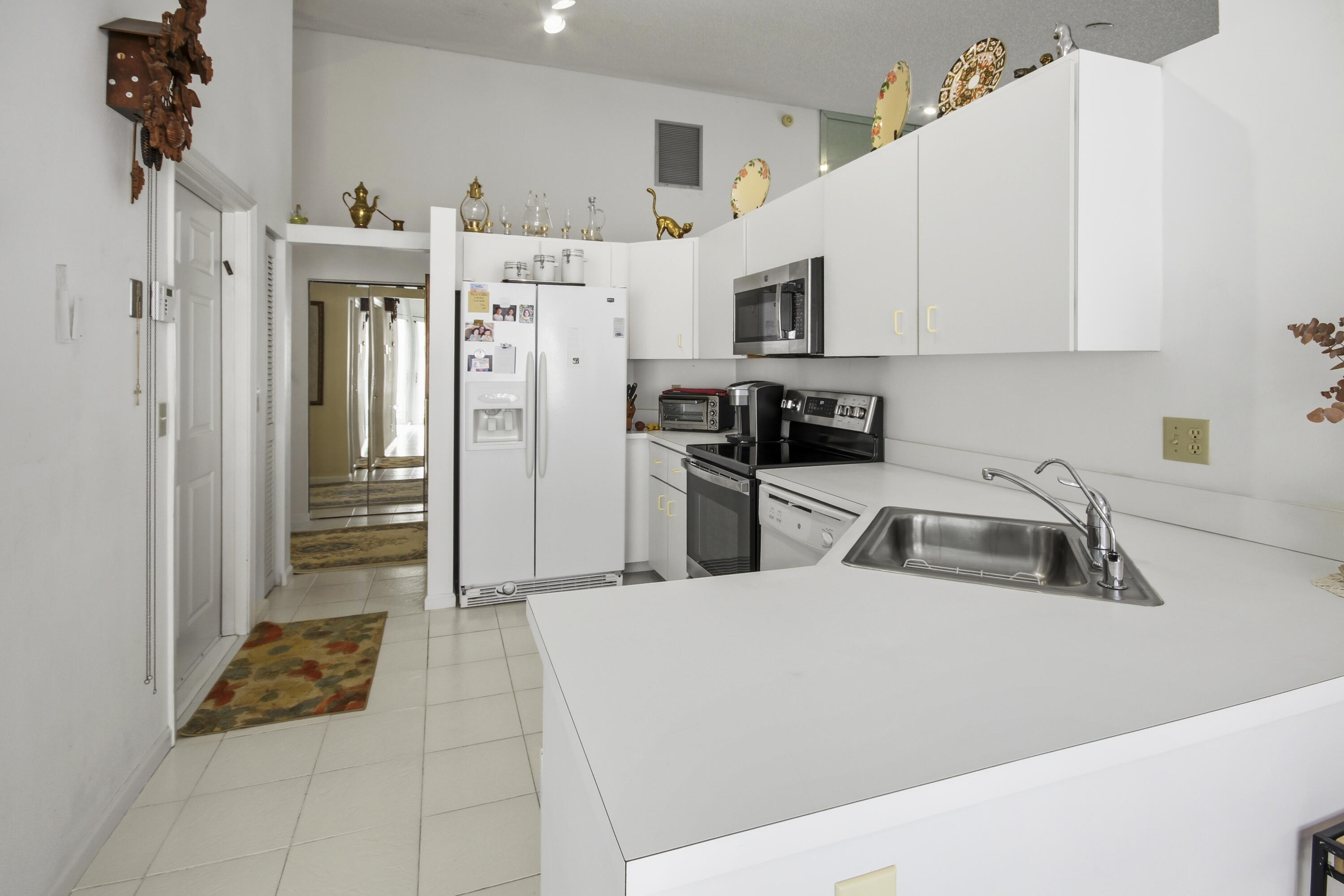 7660 Kings Ride Property Photo 5