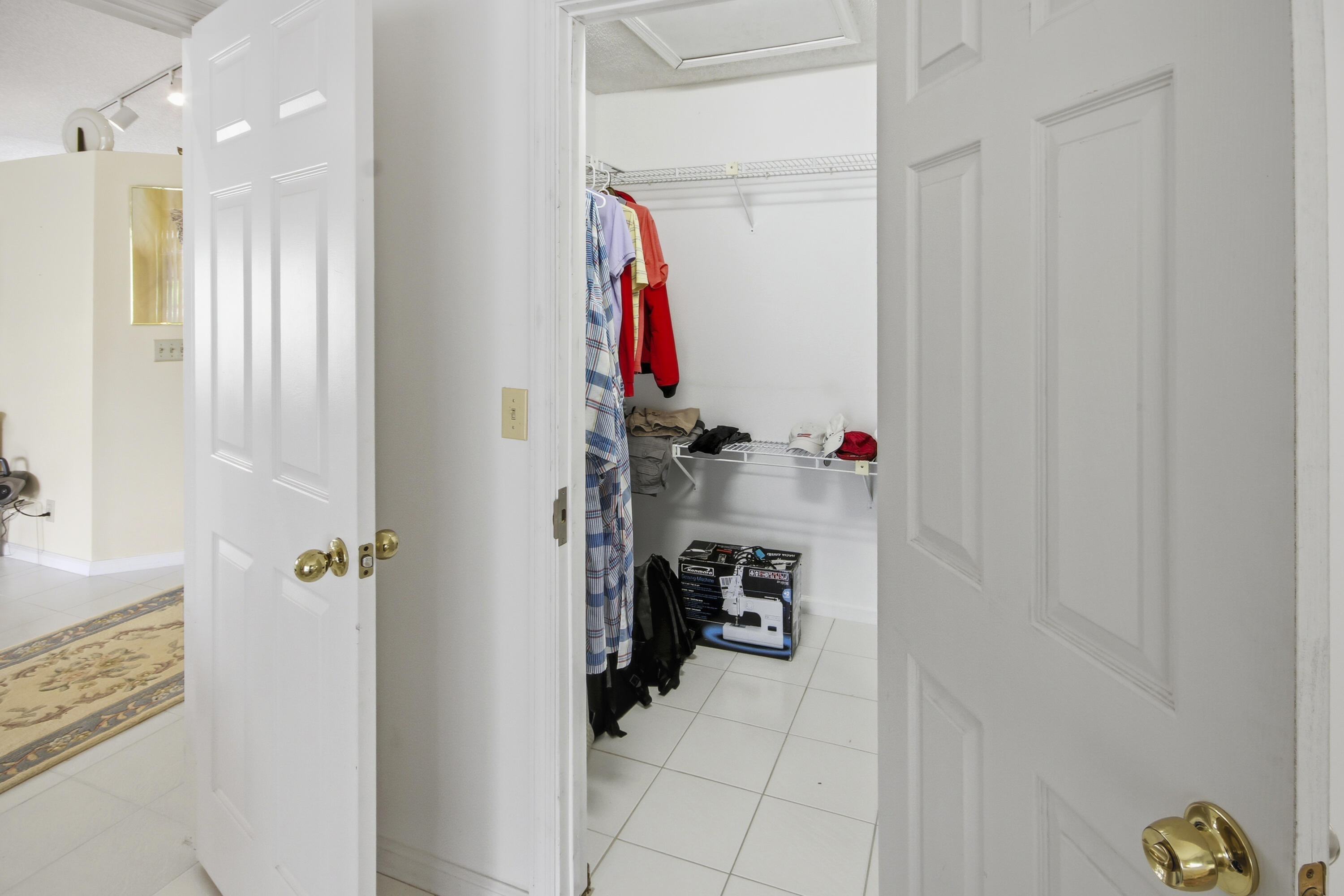 7660 Kings Ride Property Photo 16