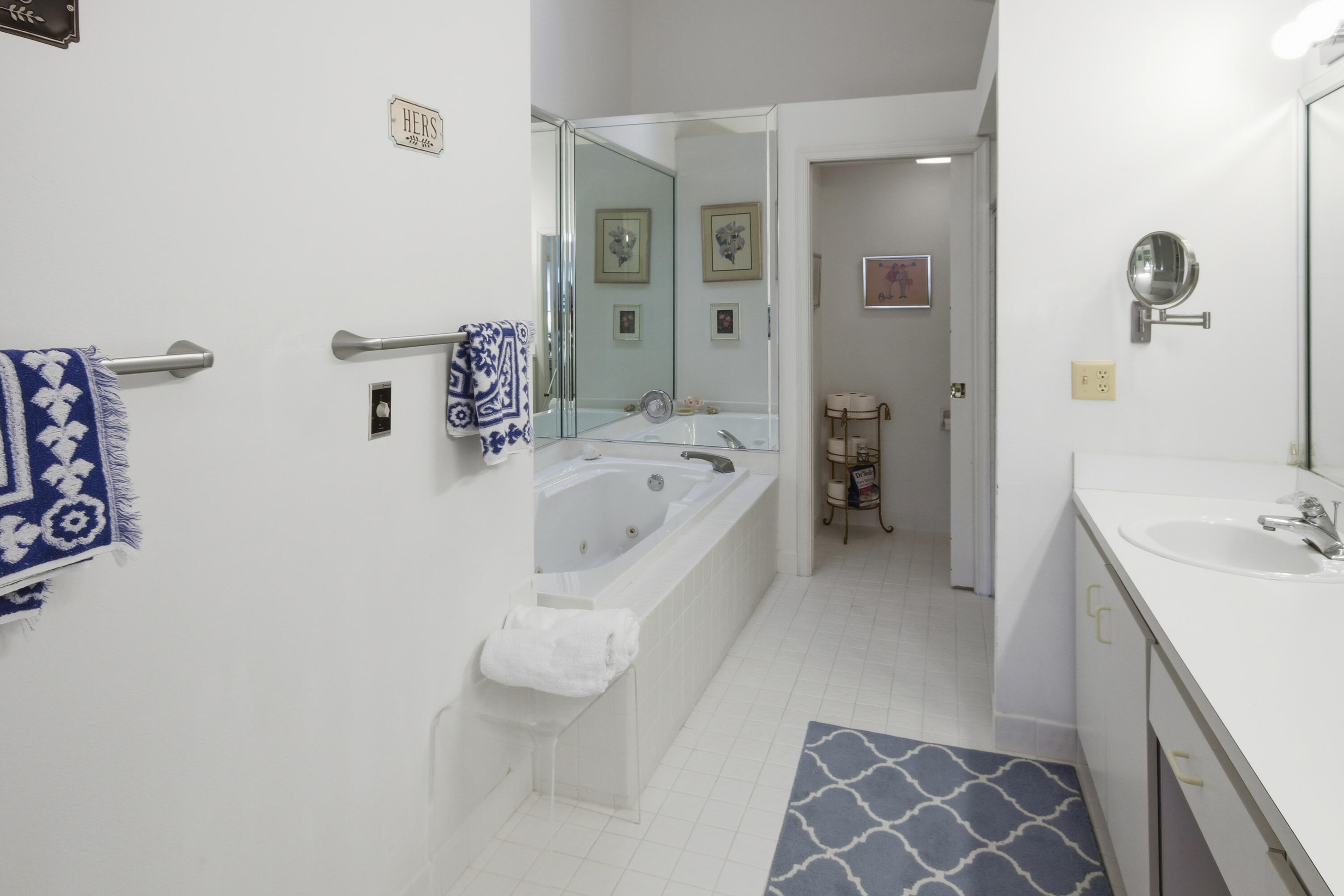 7660 Kings Ride Property Photo 18