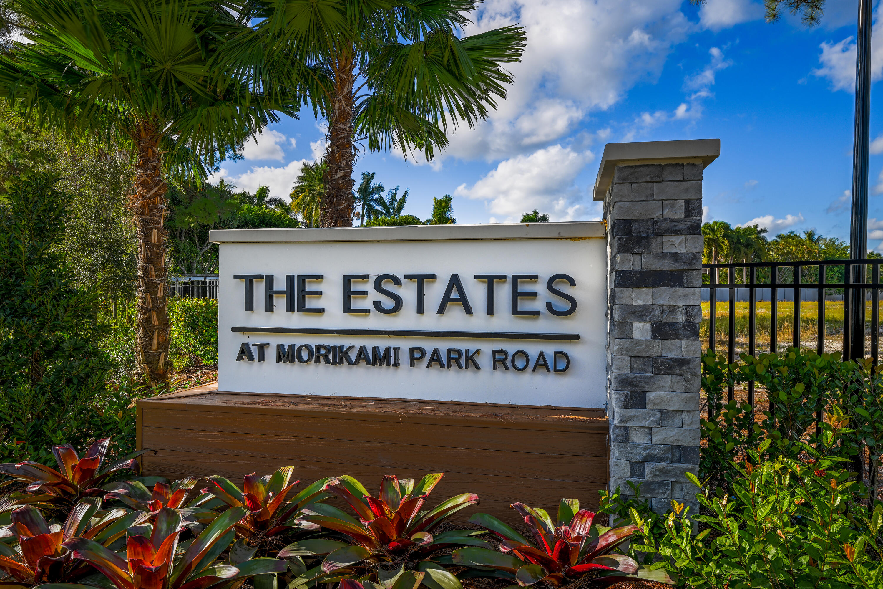 16670 Mosaic Place Property Photo 4