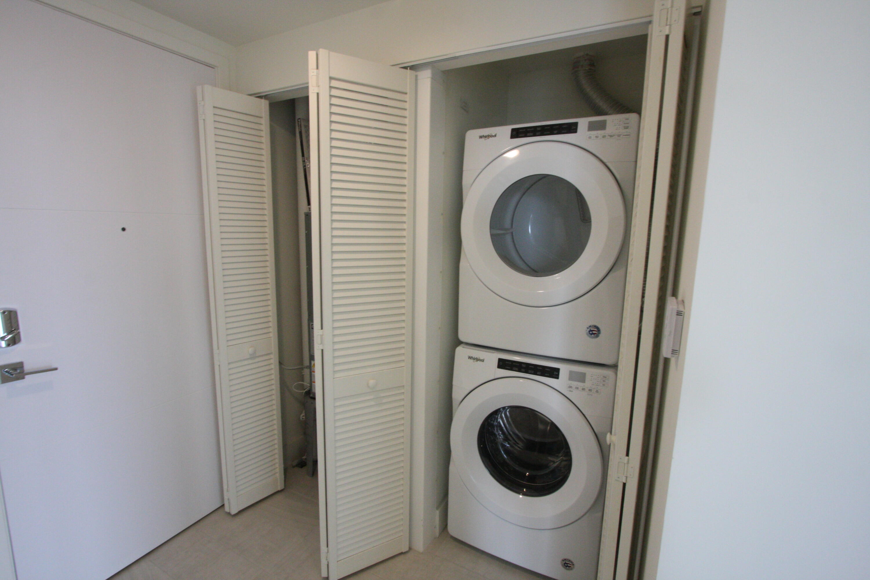 2000 Metropica Way 1609 Property Photo 31