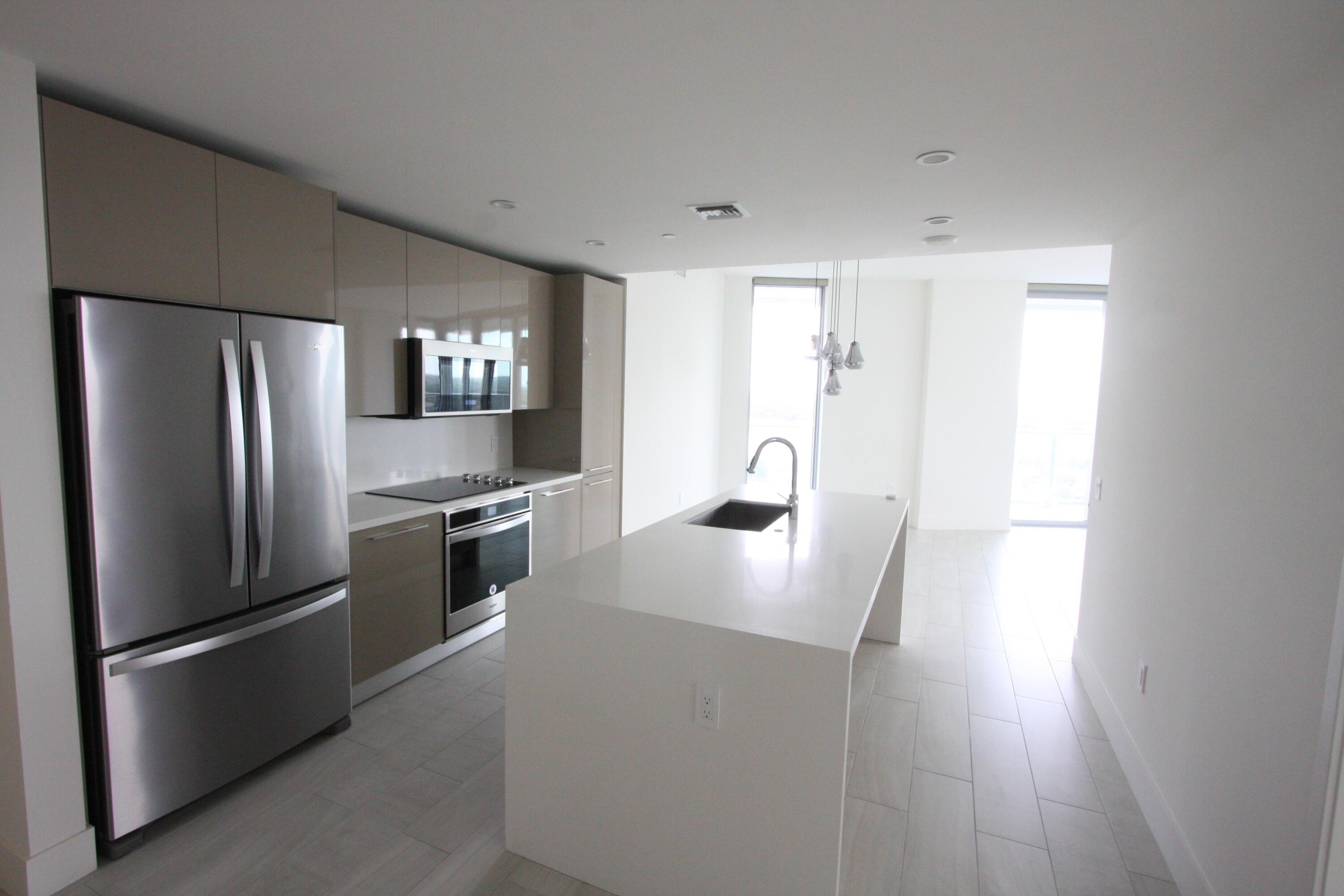 2000 Metropica Way 1609 Property Photo 32