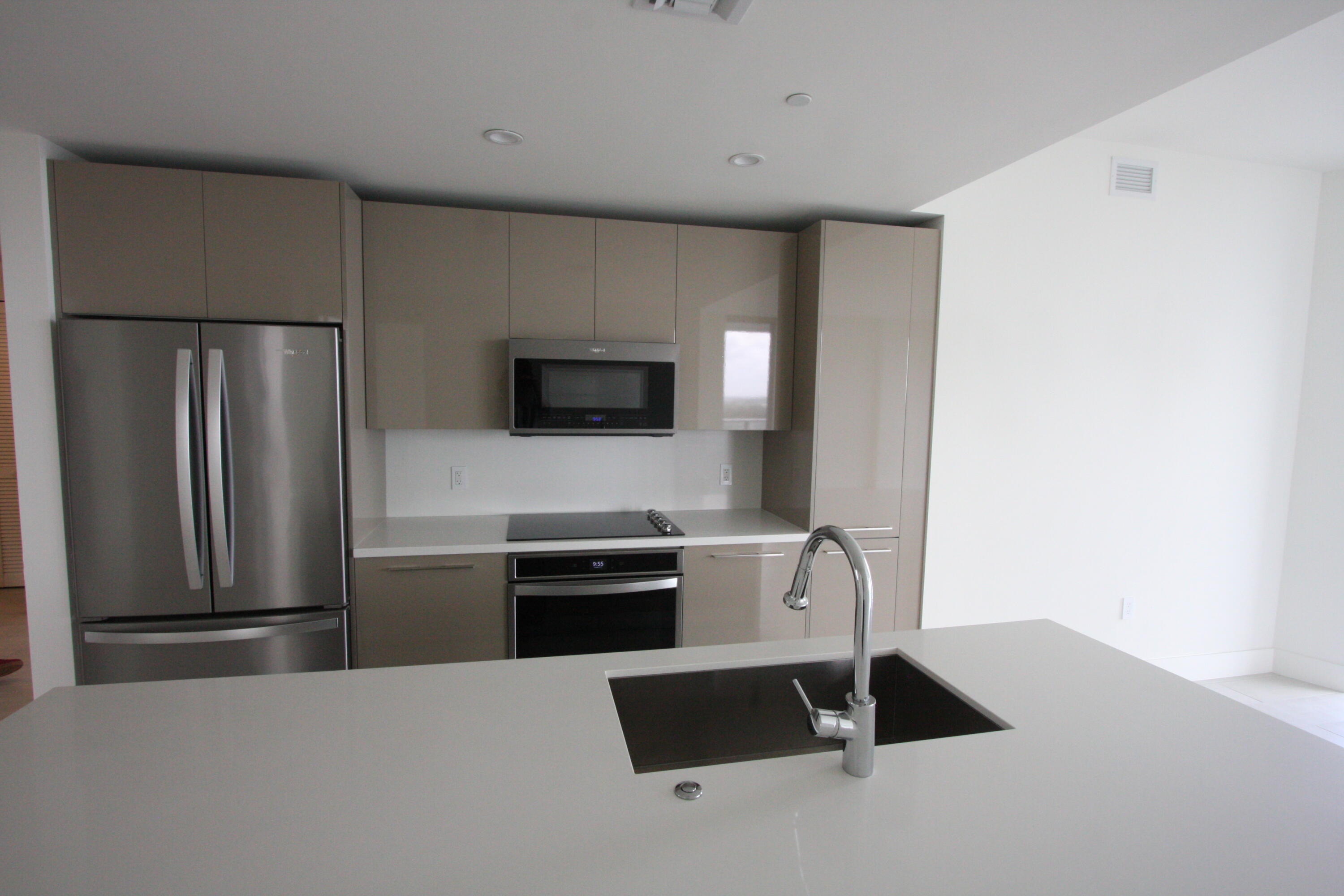 2000 Metropica Way 1609 Property Photo 33