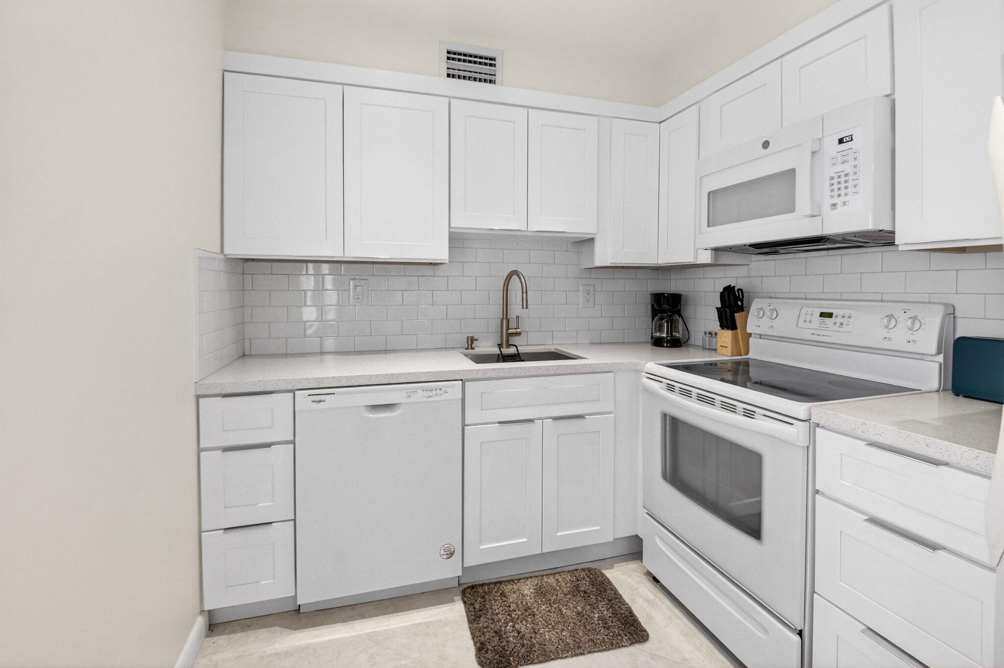173 Flanders D Property Photo 20
