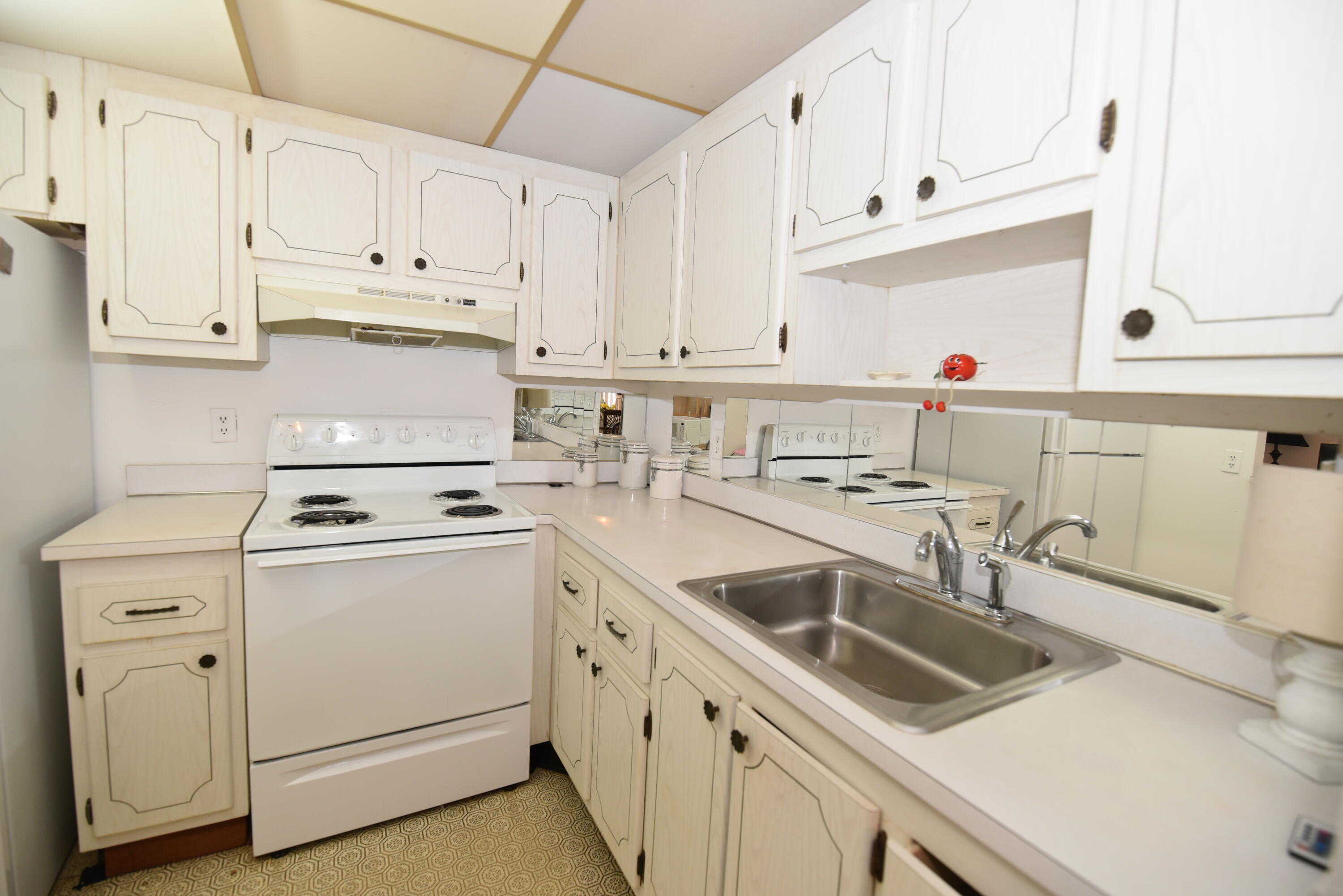 715 Saxony O Property Photo 2