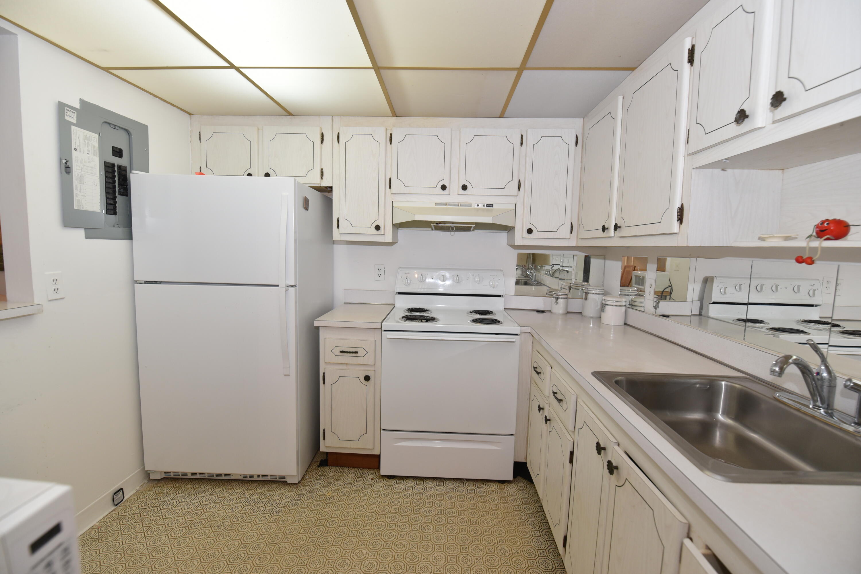 715 Saxony O Property Photo 3