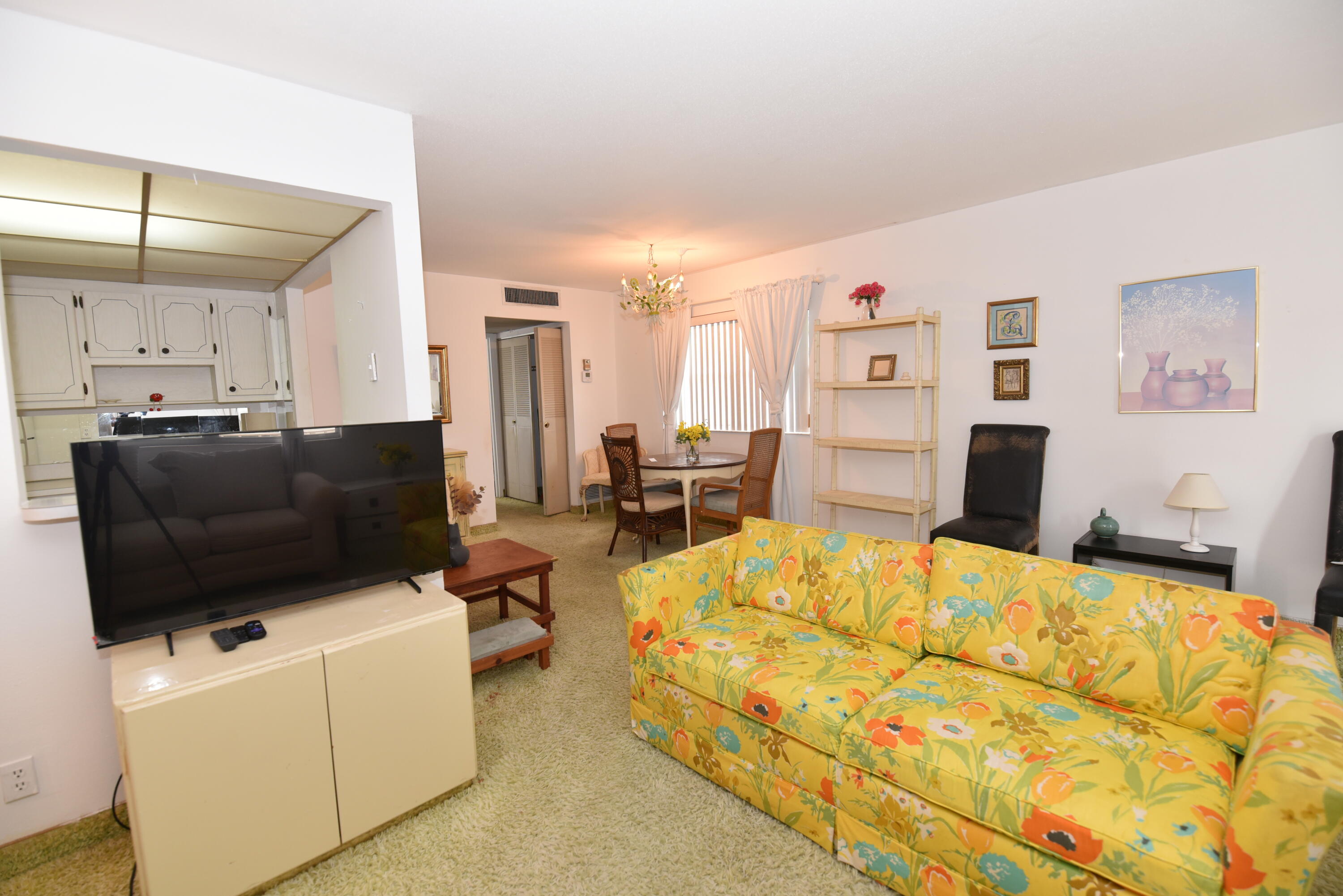 715 Saxony O Property Photo 5