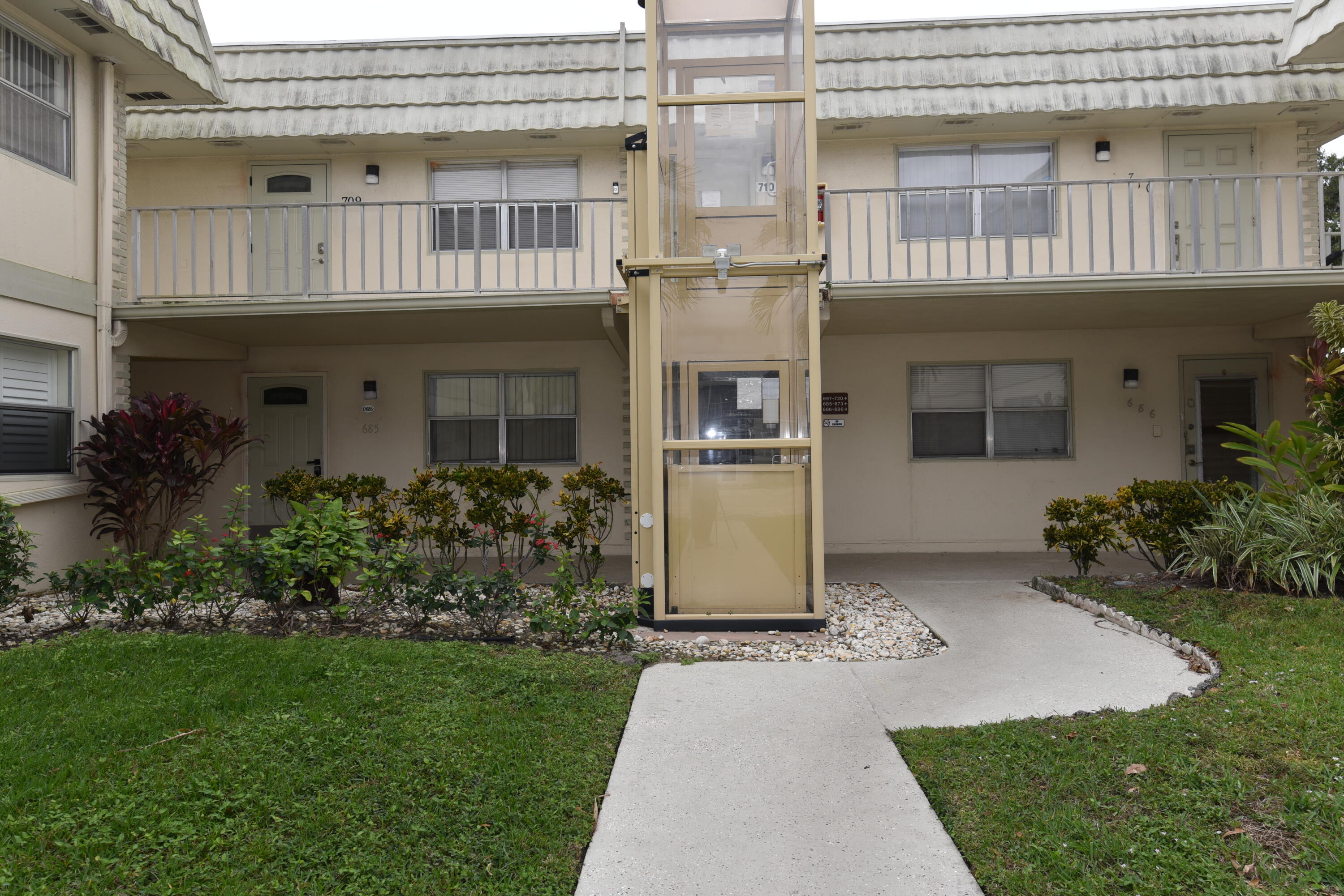 715 Saxony O Property Photo 14