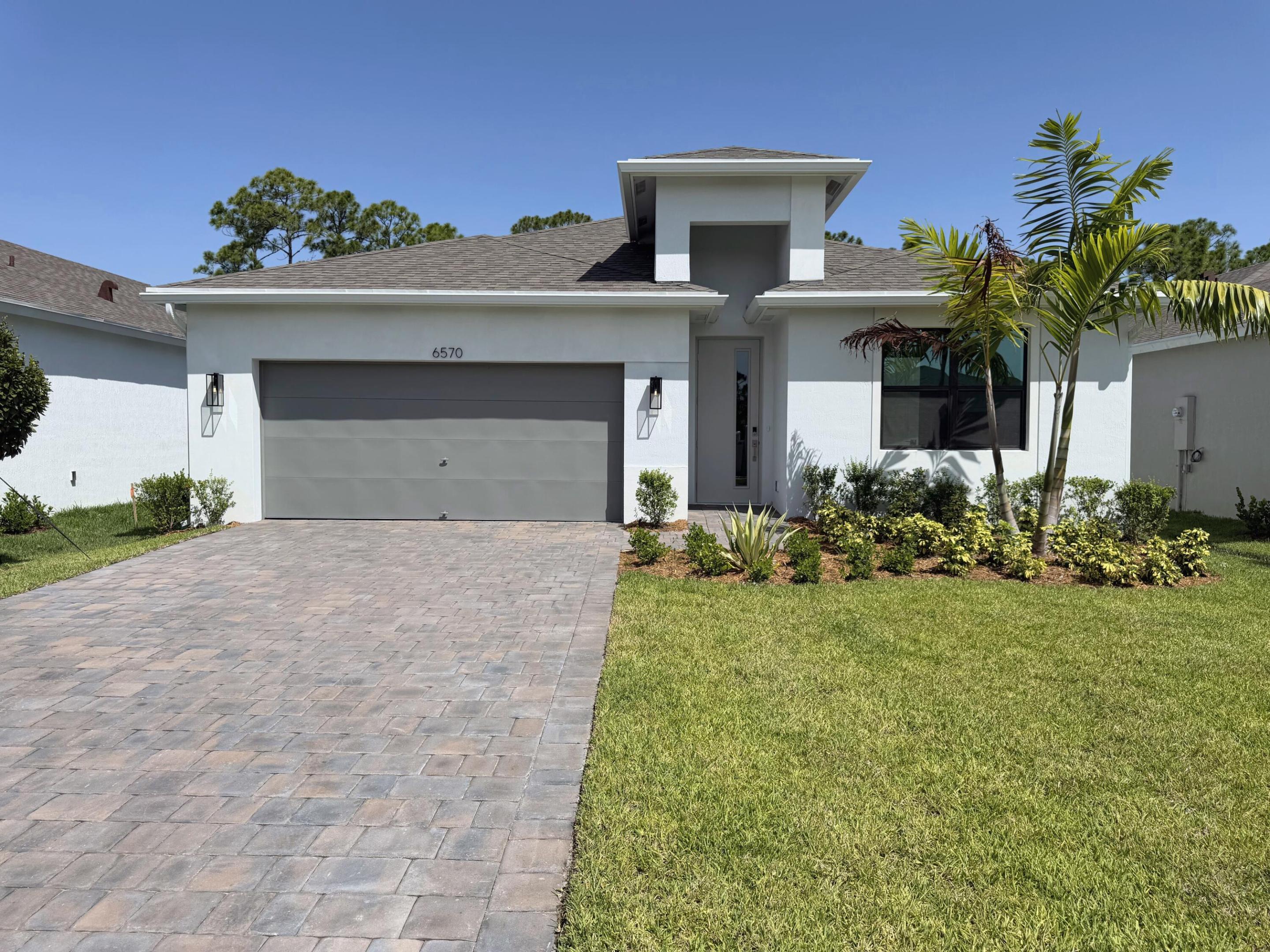 6570 Se Park Trace Drive Property Photo 1