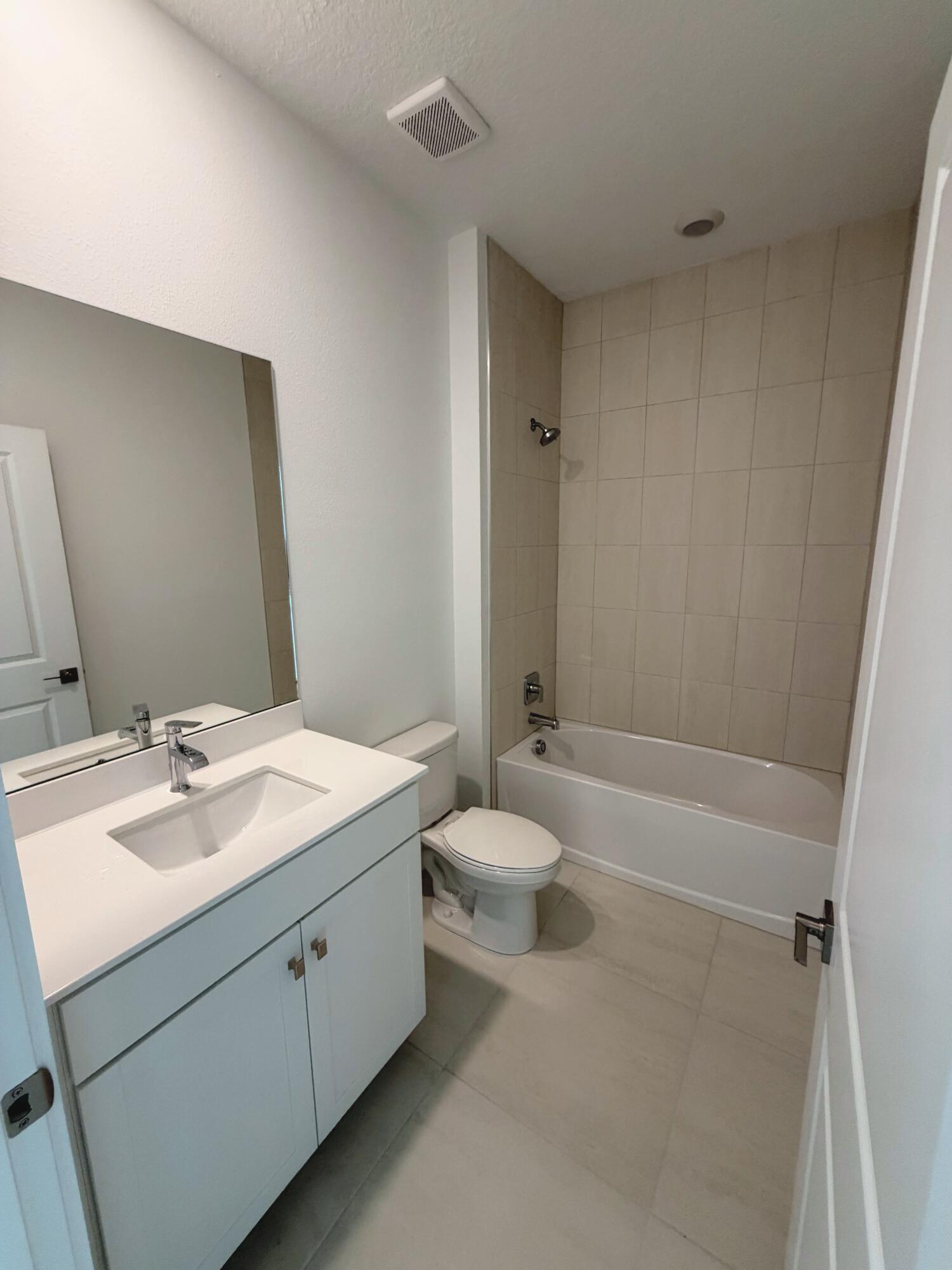 6570 Se Park Trace Drive Property Photo 4