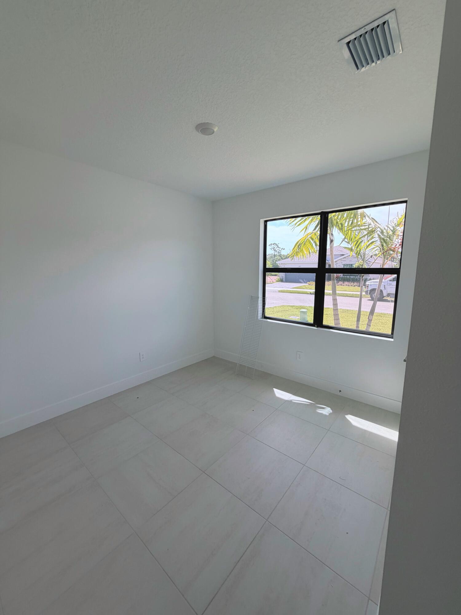 6570 Se Park Trace Drive Property Photo 5