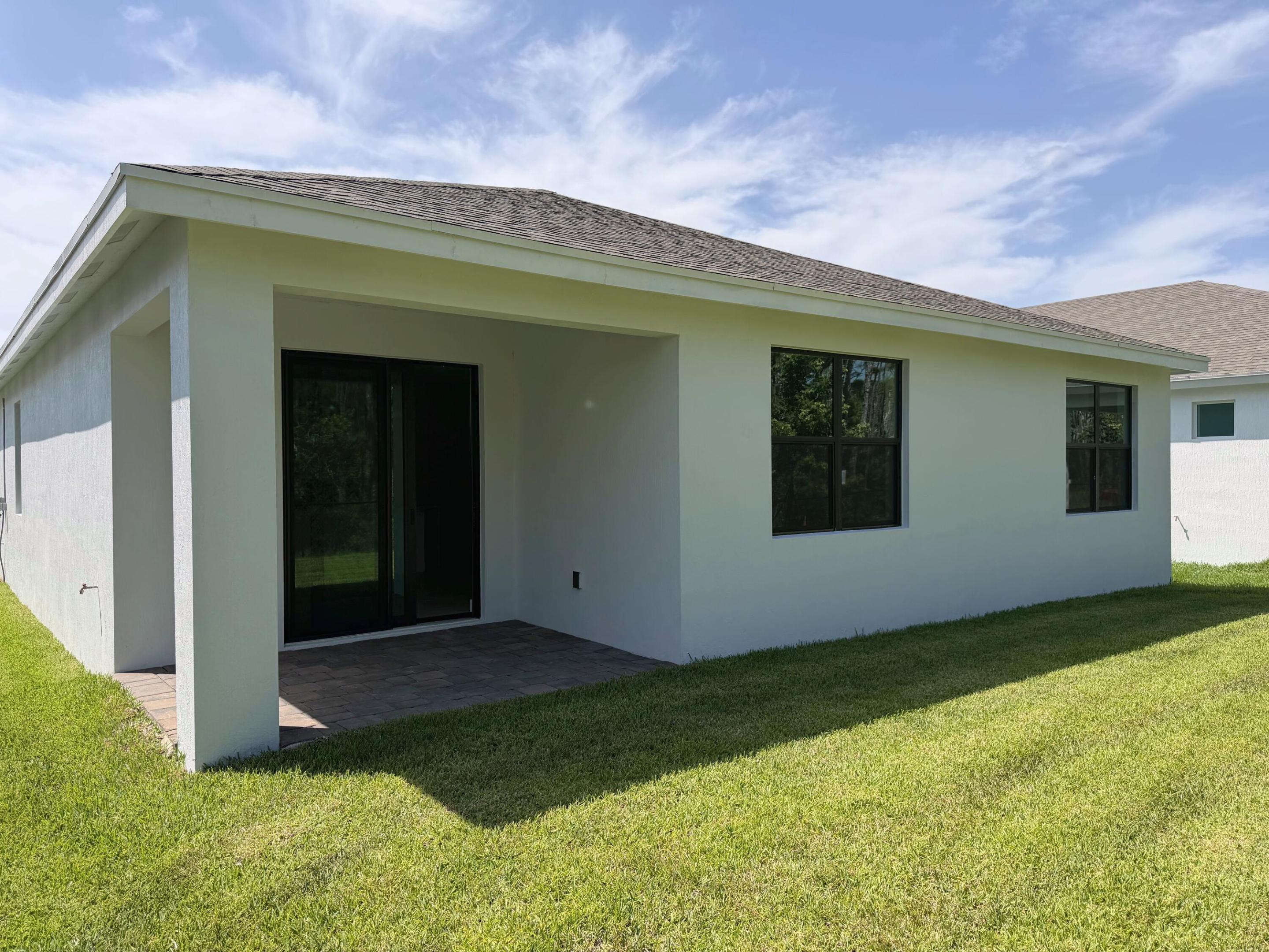 6570 Se Park Trace Drive Property Photo 8