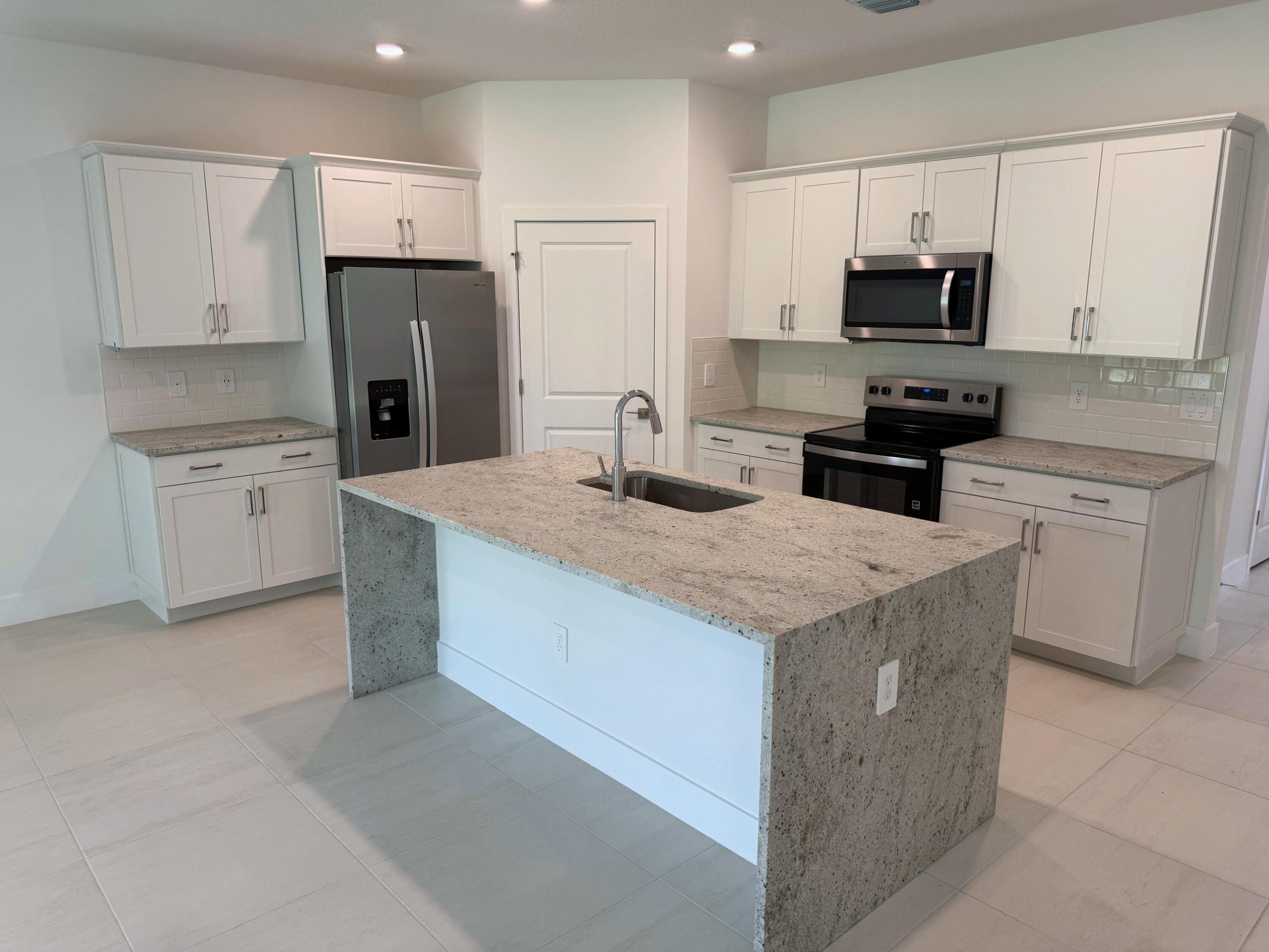 6570 Se Park Trace Drive Property Photo 13