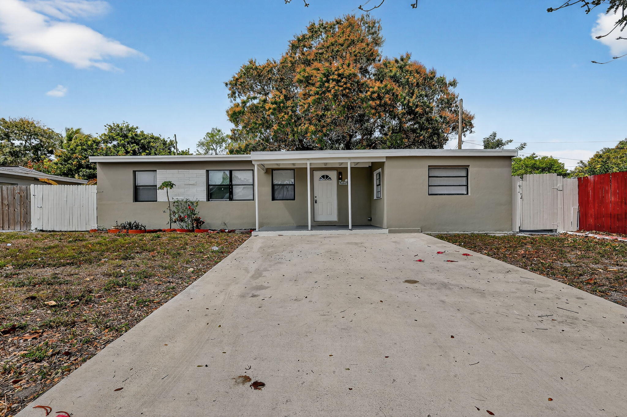 3600 SW 46th Avenue Property Photo 1