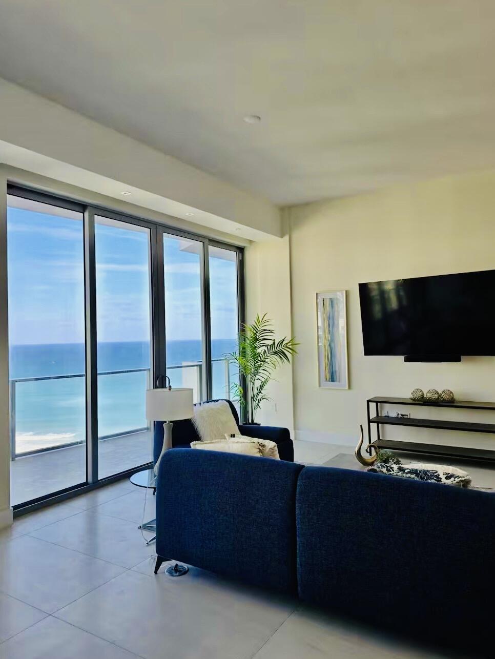 3100 N Ocean Drive H1801 Property Photo 10