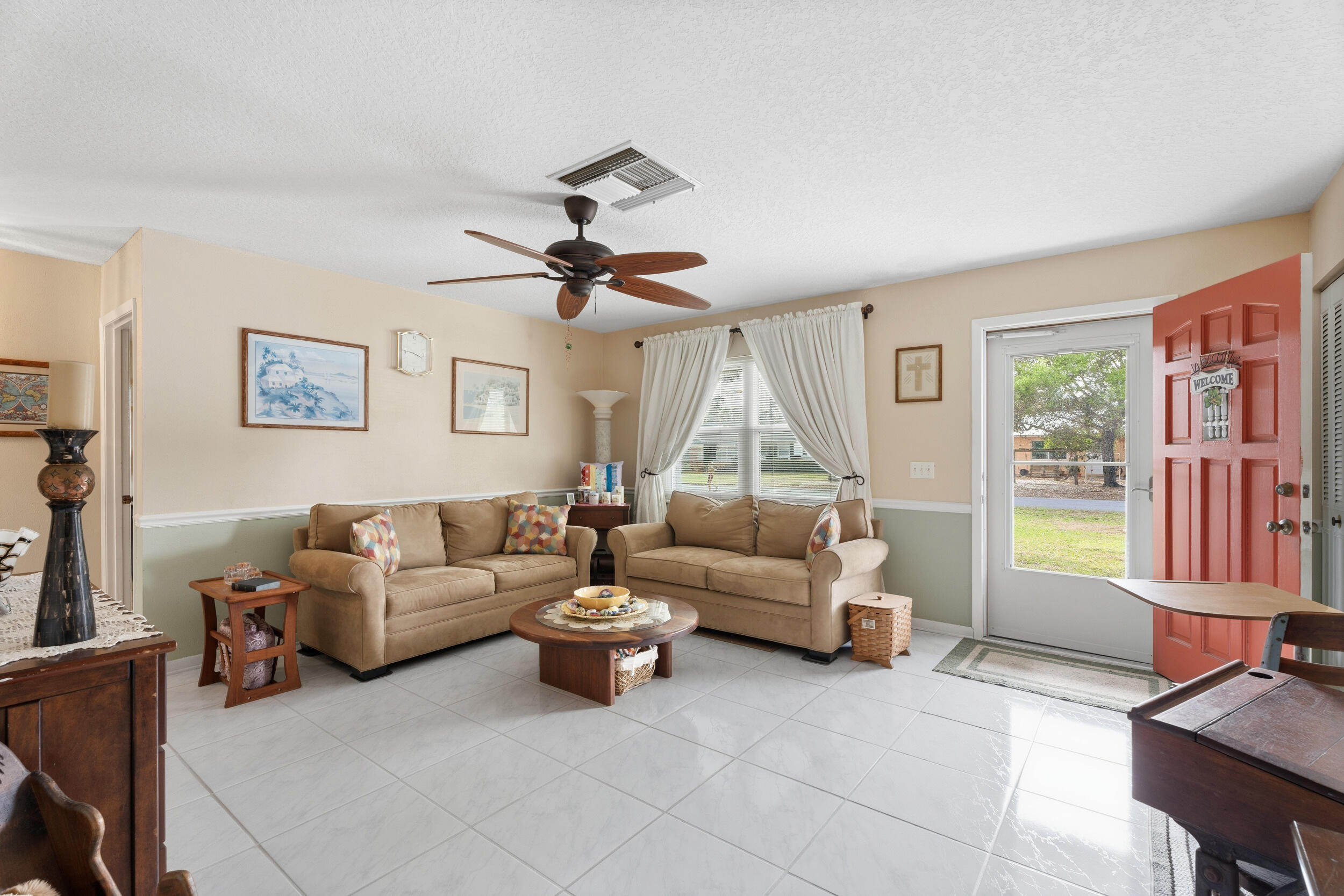 1341 Se Seashell Lane Property Photo 3