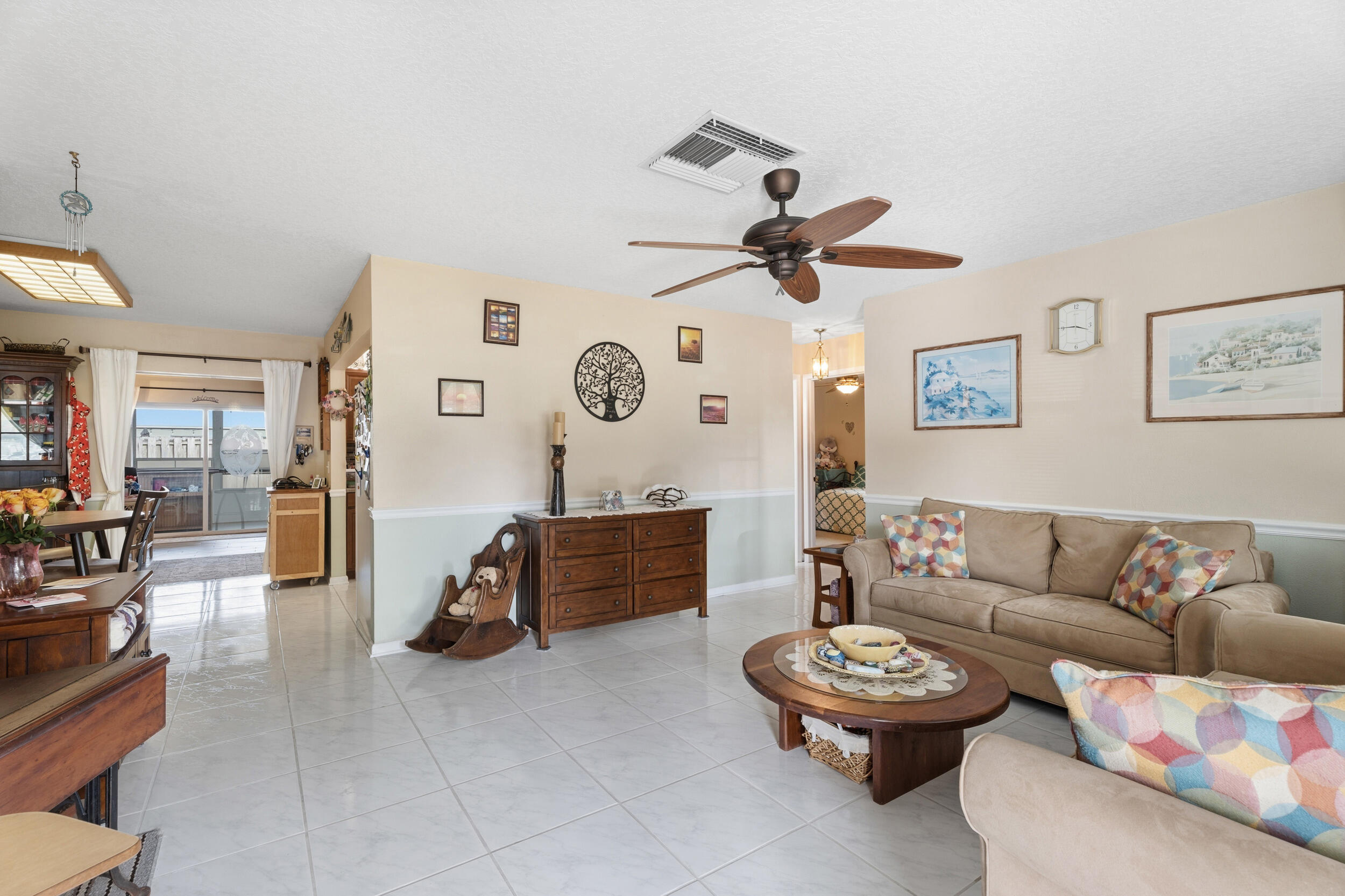 1341 Se Seashell Lane Property Photo 4