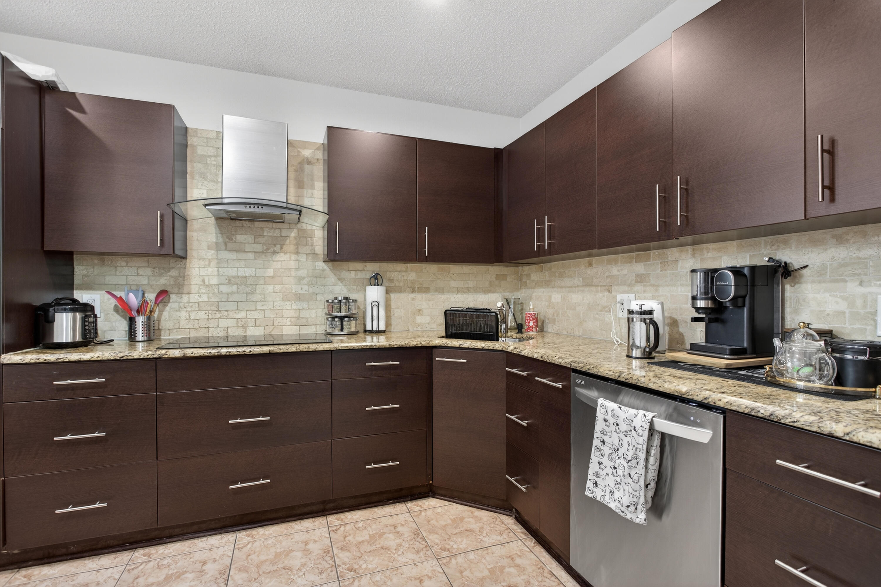 4151 Coral Tree Circle 251 Property Photo 10