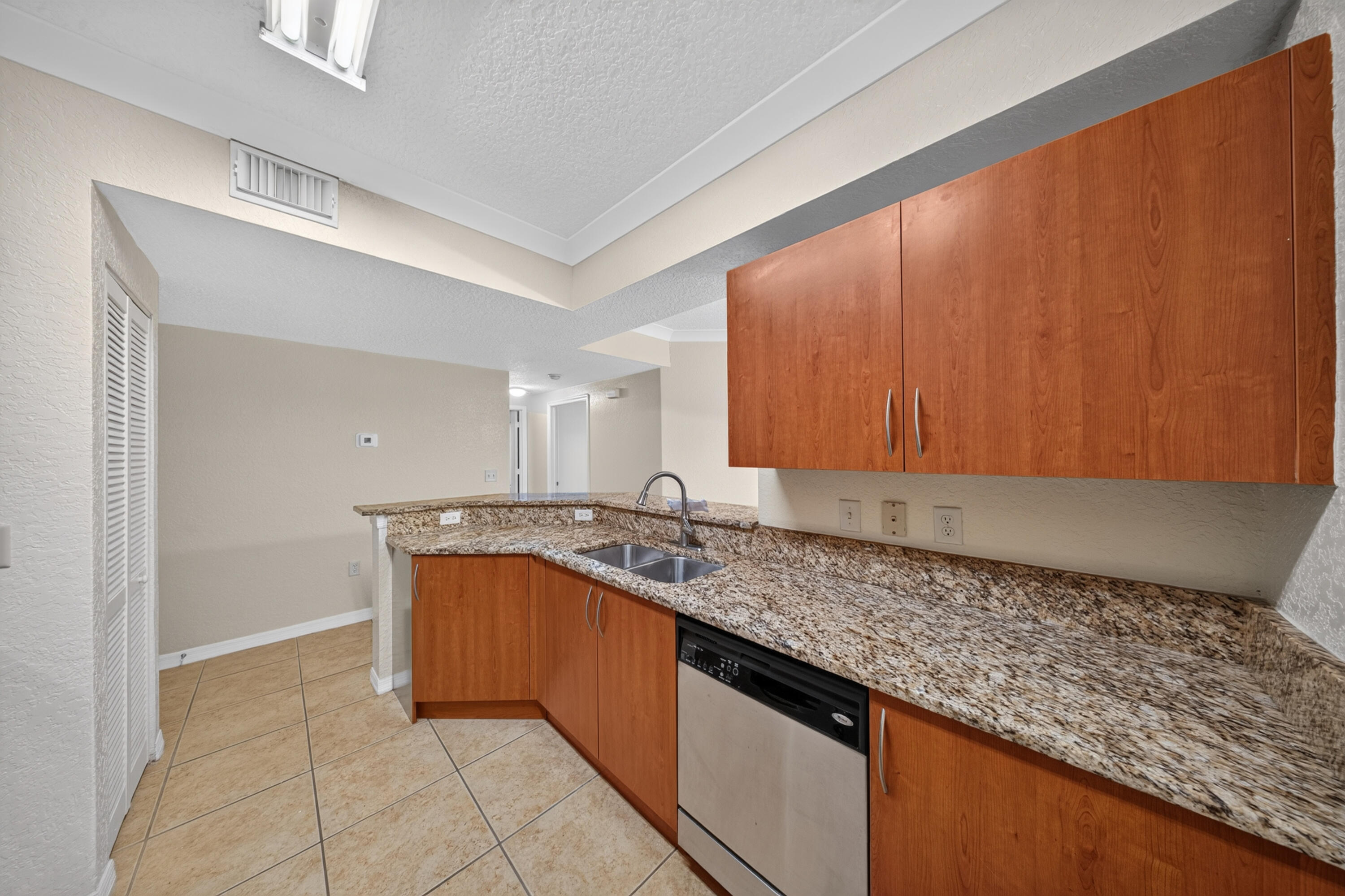 150 Sw Peacock Boulevard 26-102 Property Photo 12