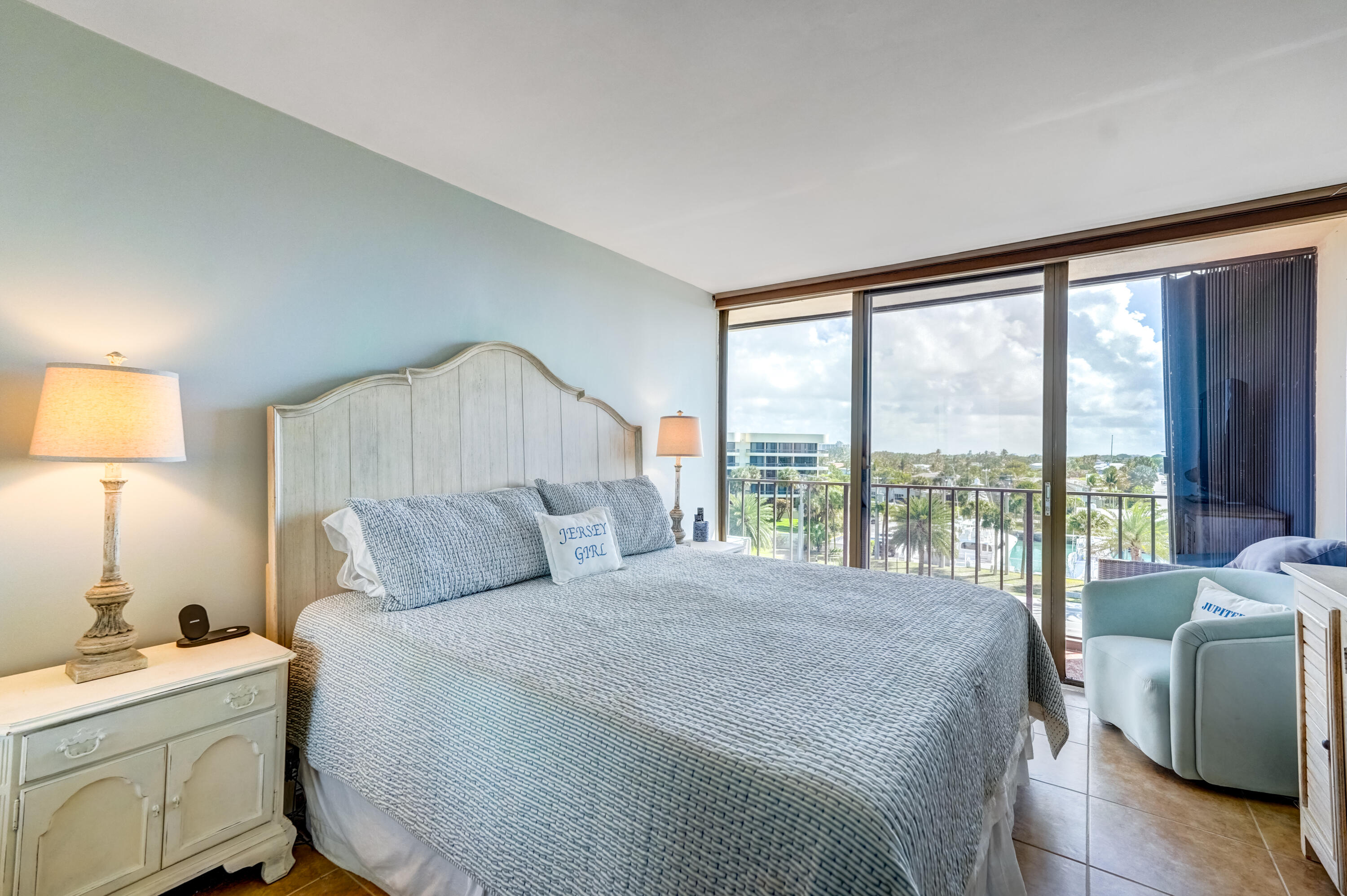 225 Beach Road 503 Property Photo 33