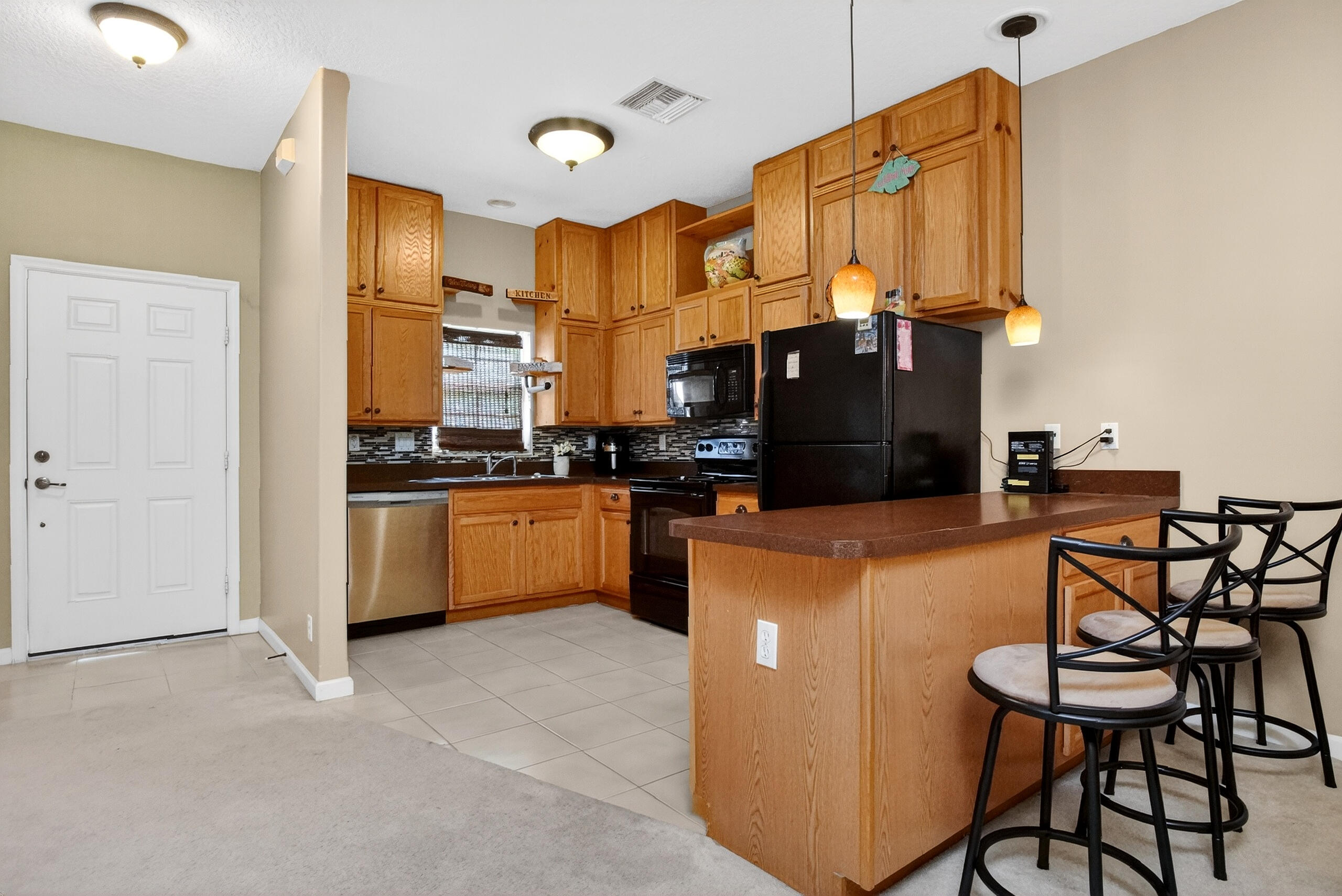 1911 77th Drive Property Photo 6