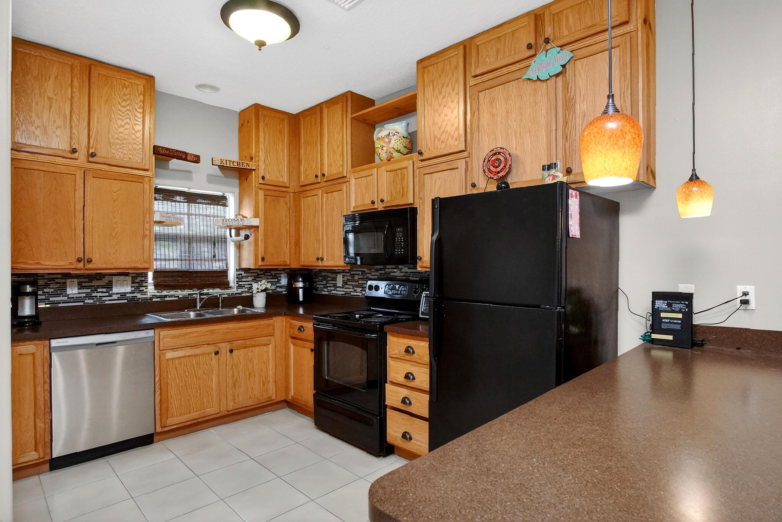 1911 77th Drive Property Photo 7