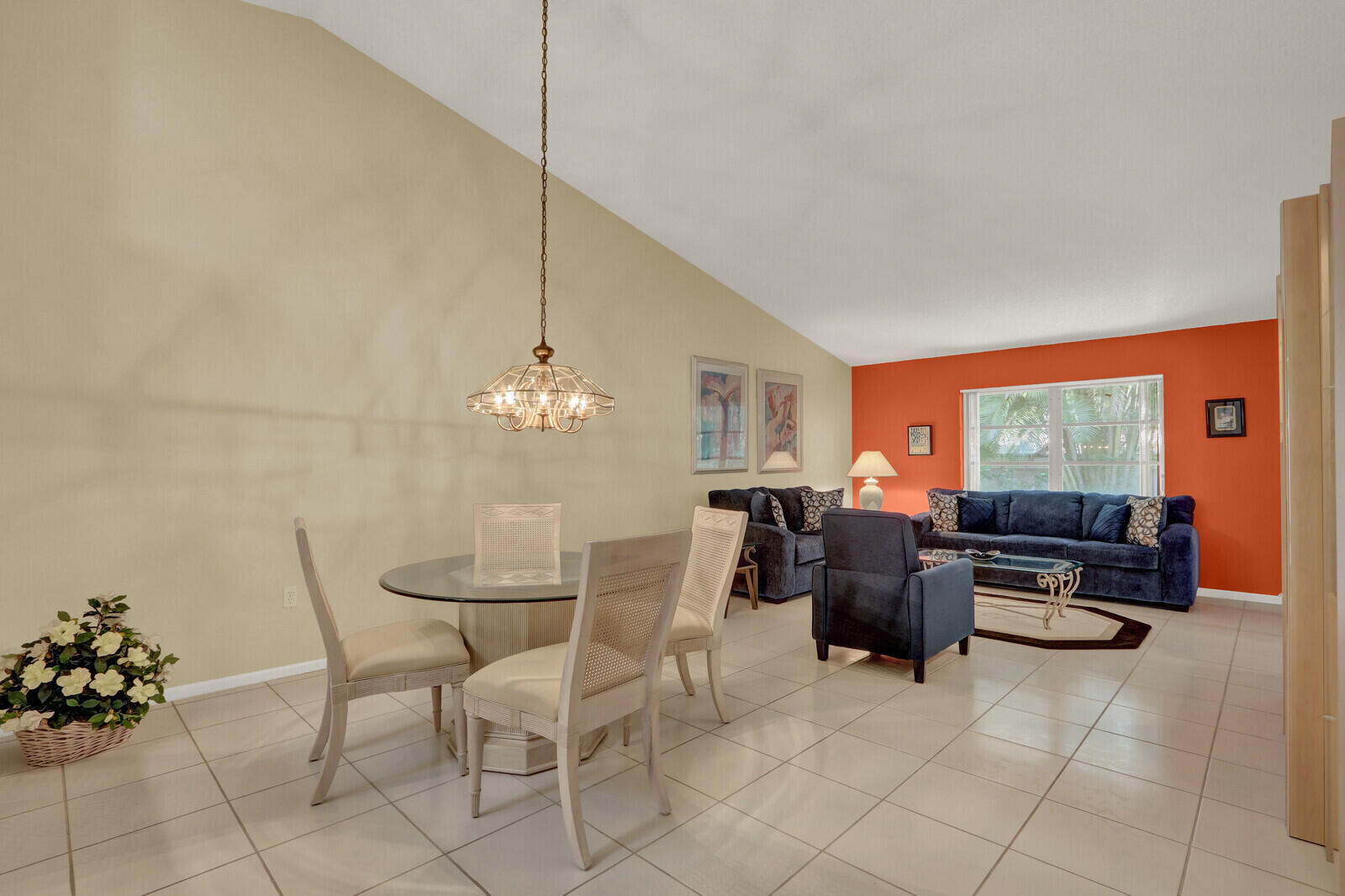 9904 Summerbrook Terrace B Property Photo 5