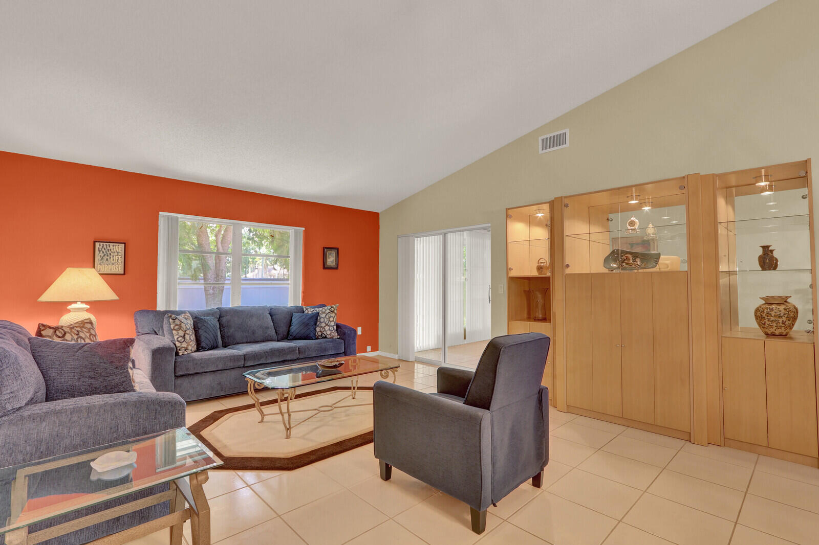 9904 Summerbrook Terrace B Property Photo 7