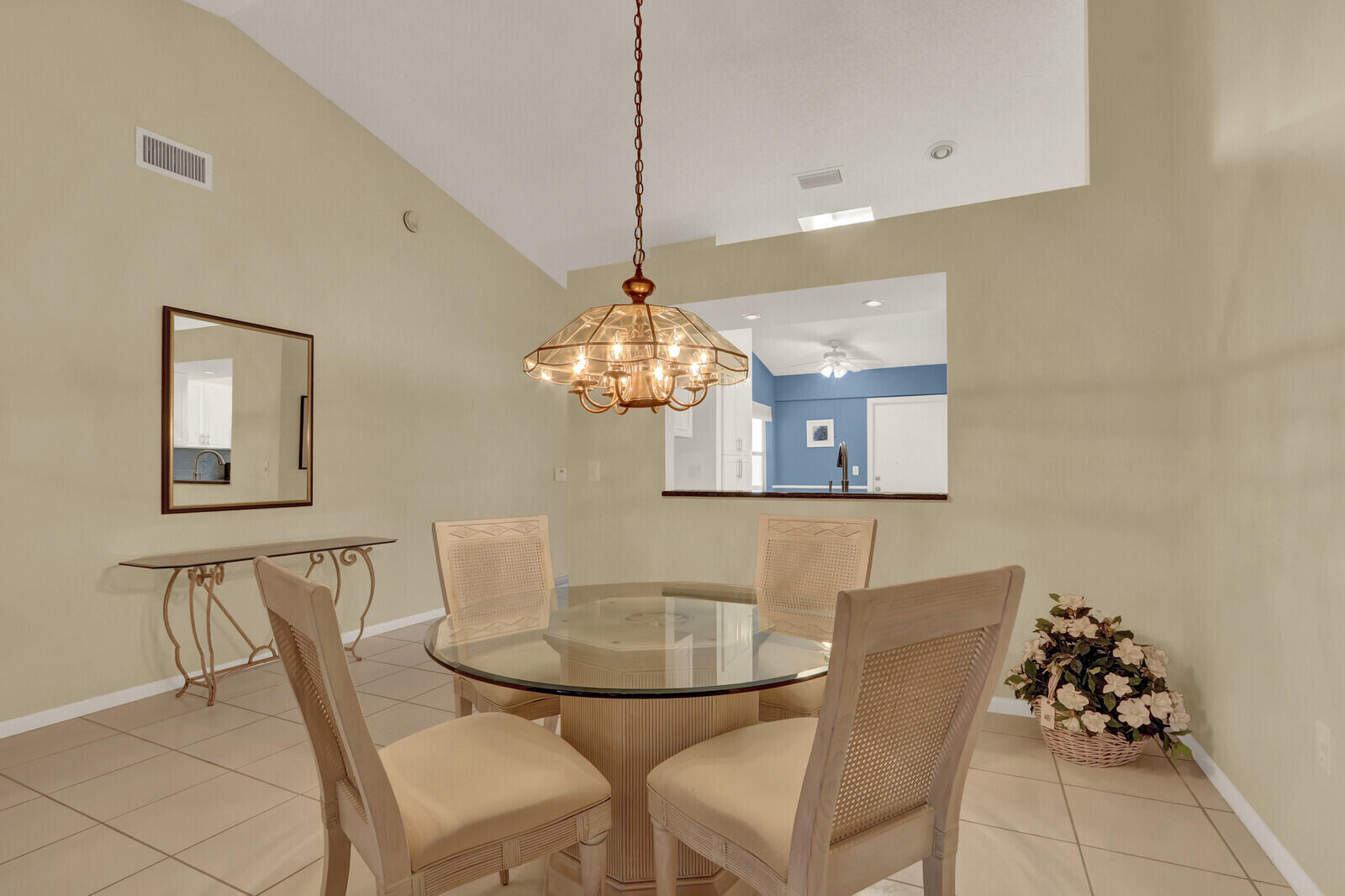 9904 Summerbrook Terrace B Property Photo 11