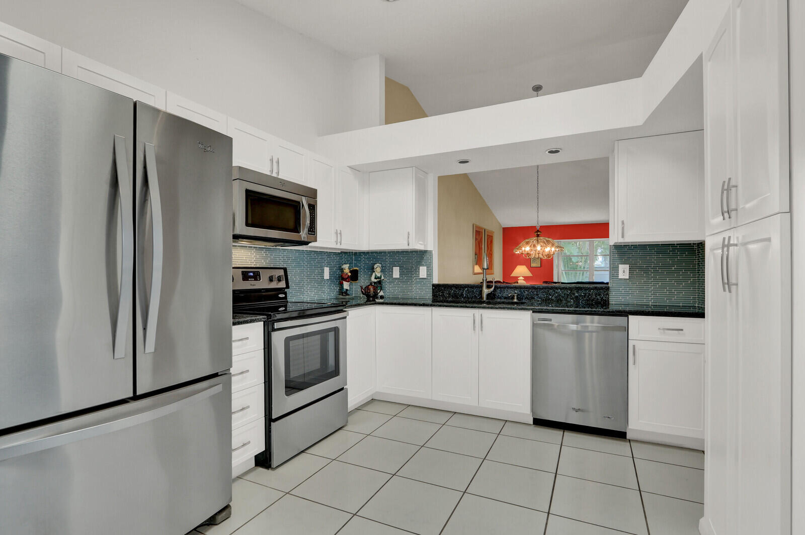 9904 Summerbrook Terrace B Property Photo 14
