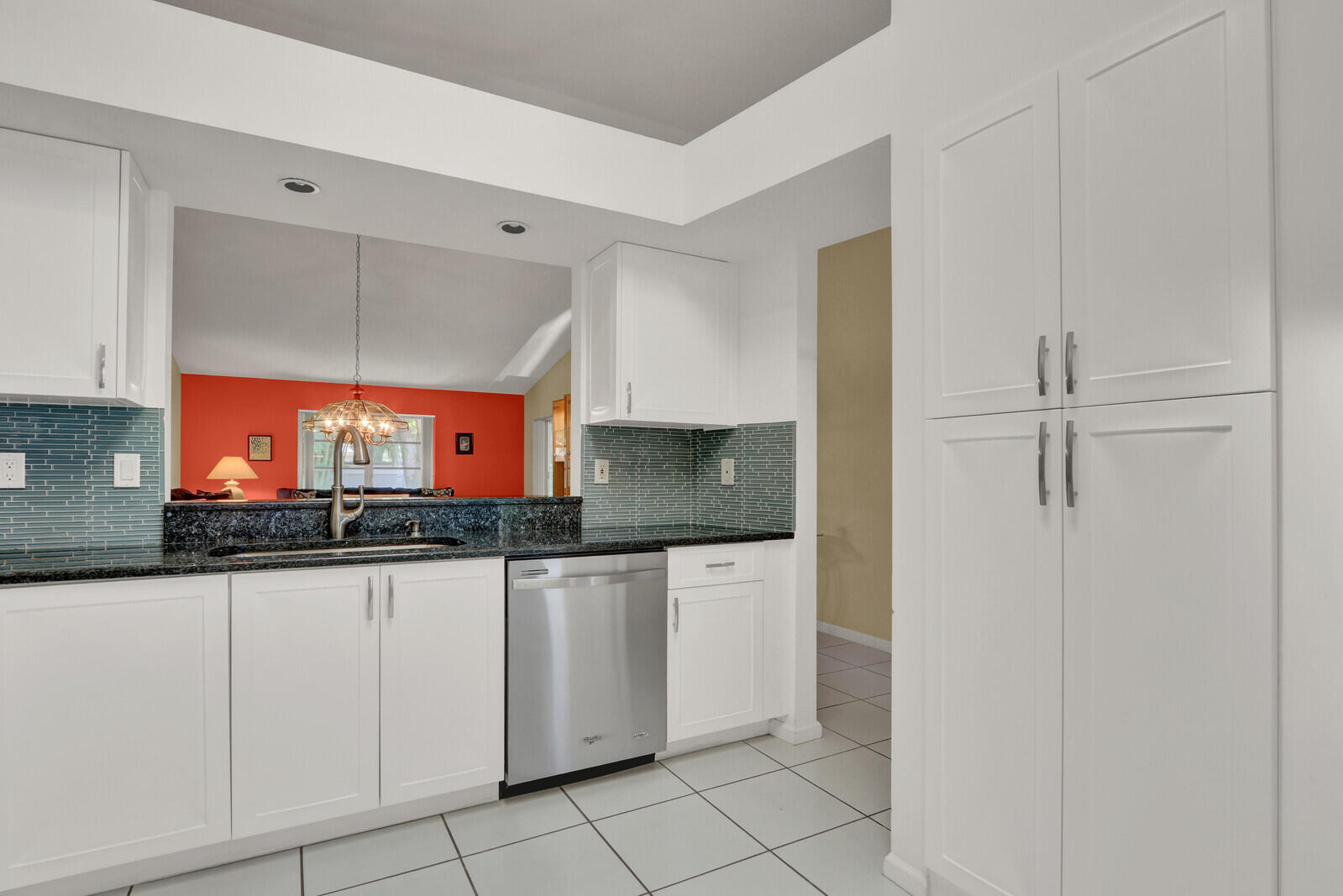 9904 Summerbrook Terrace B Property Photo 15