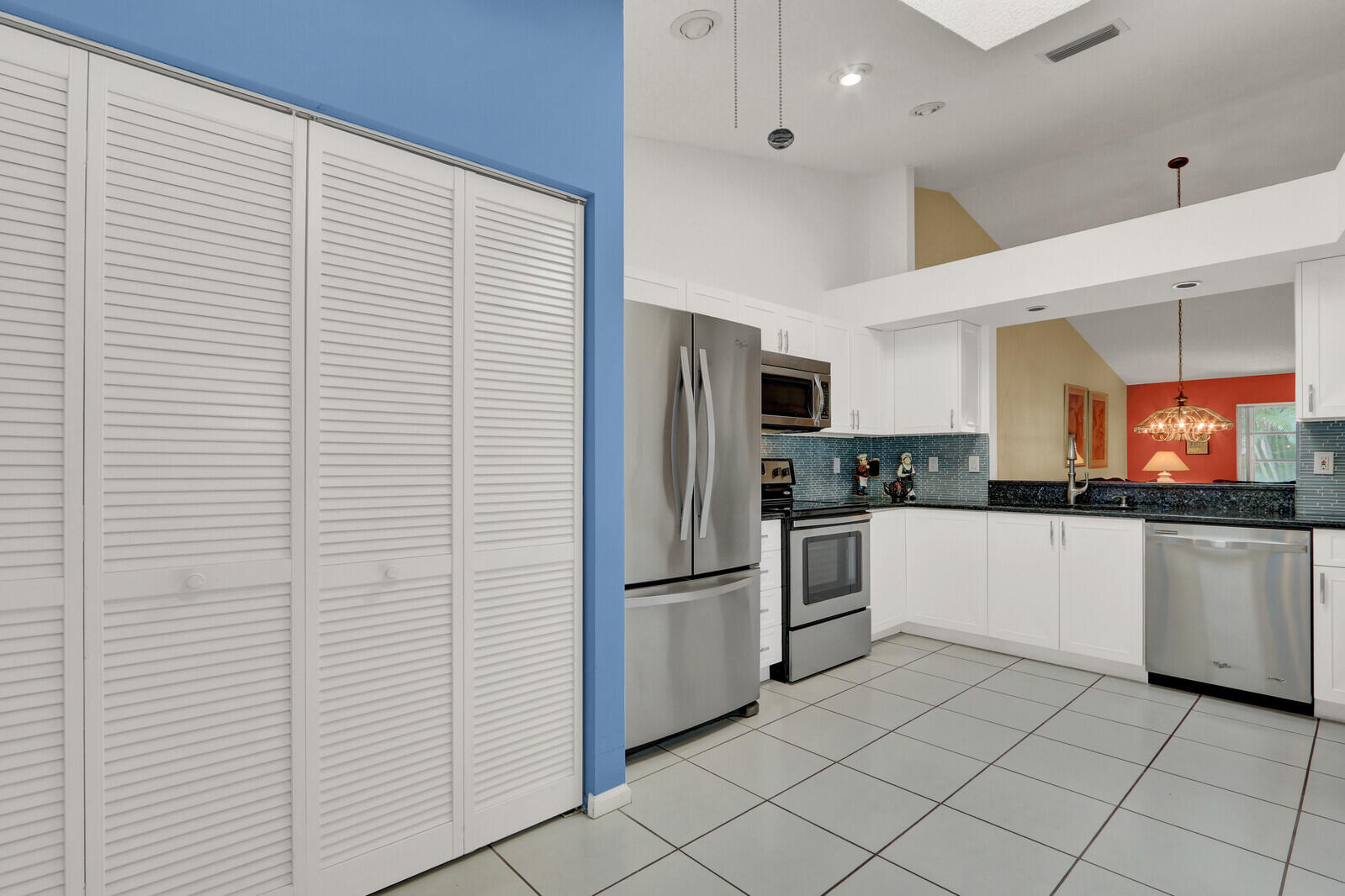 9904 Summerbrook Terrace B Property Photo 18