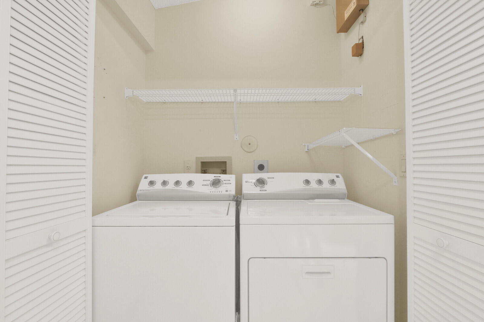 9904 Summerbrook Terrace B Property Photo 19