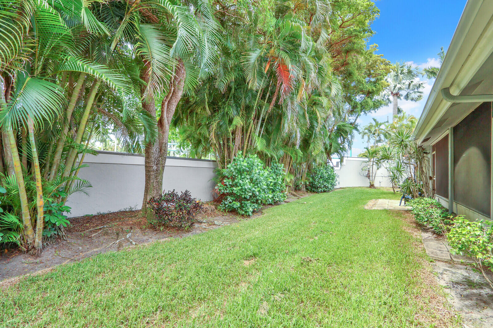 9904 Summerbrook Terrace B Property Photo 33