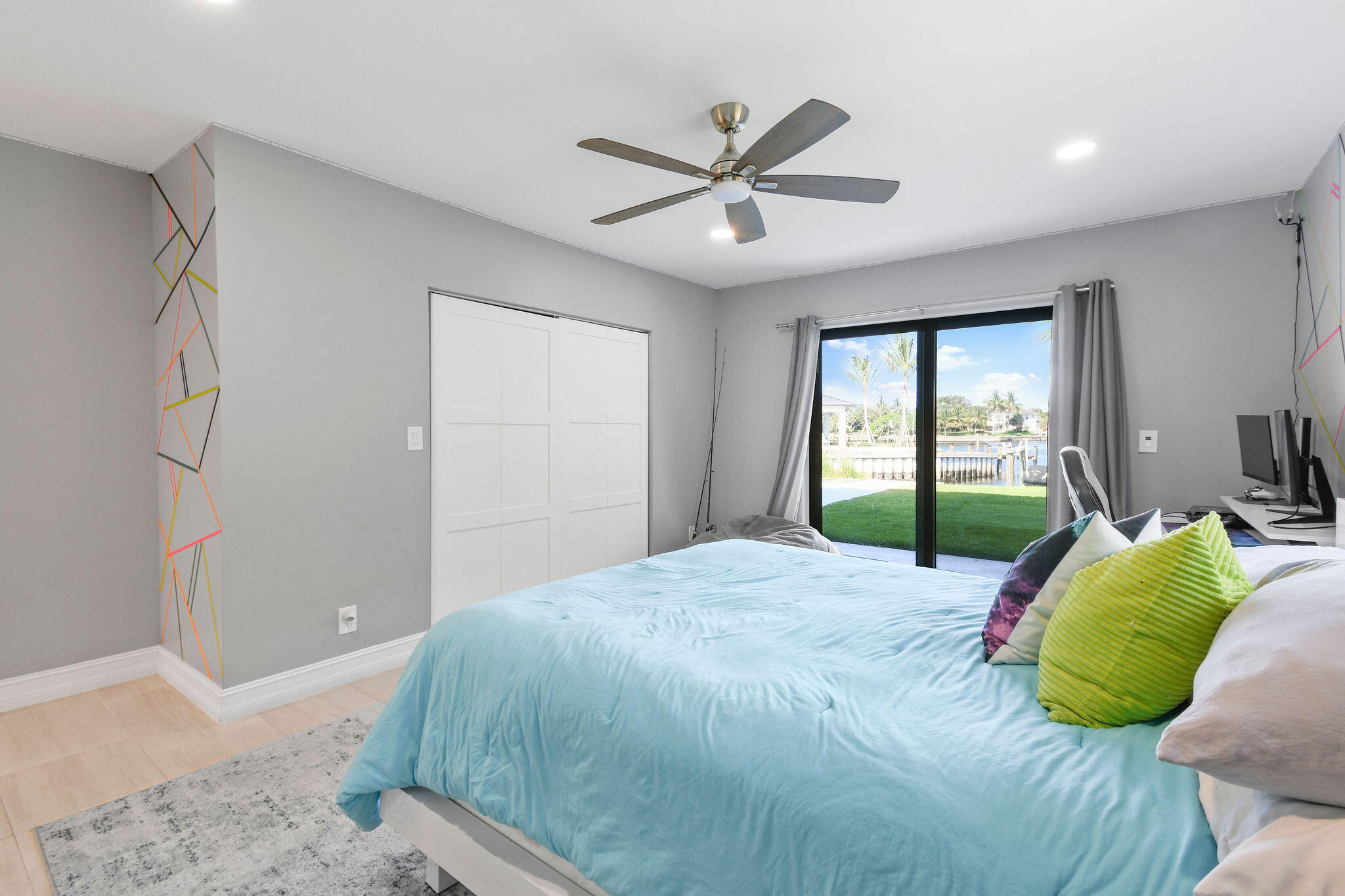12880 S Shore Drive Property Photo 21