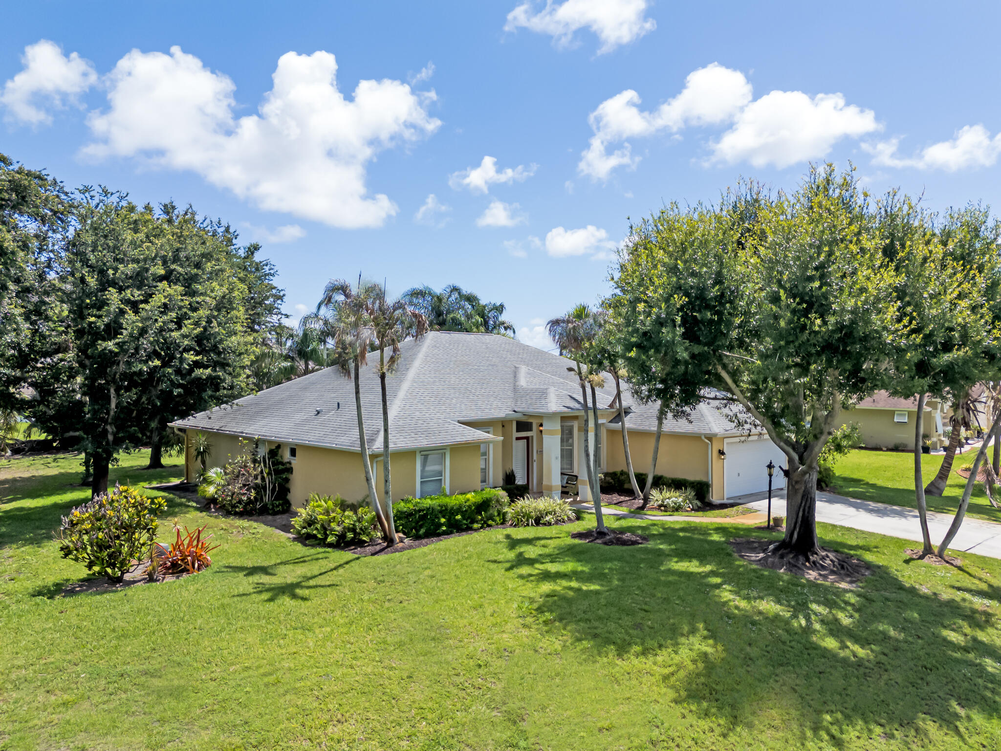 2017 Se Allamanda Drive Property Photo 2