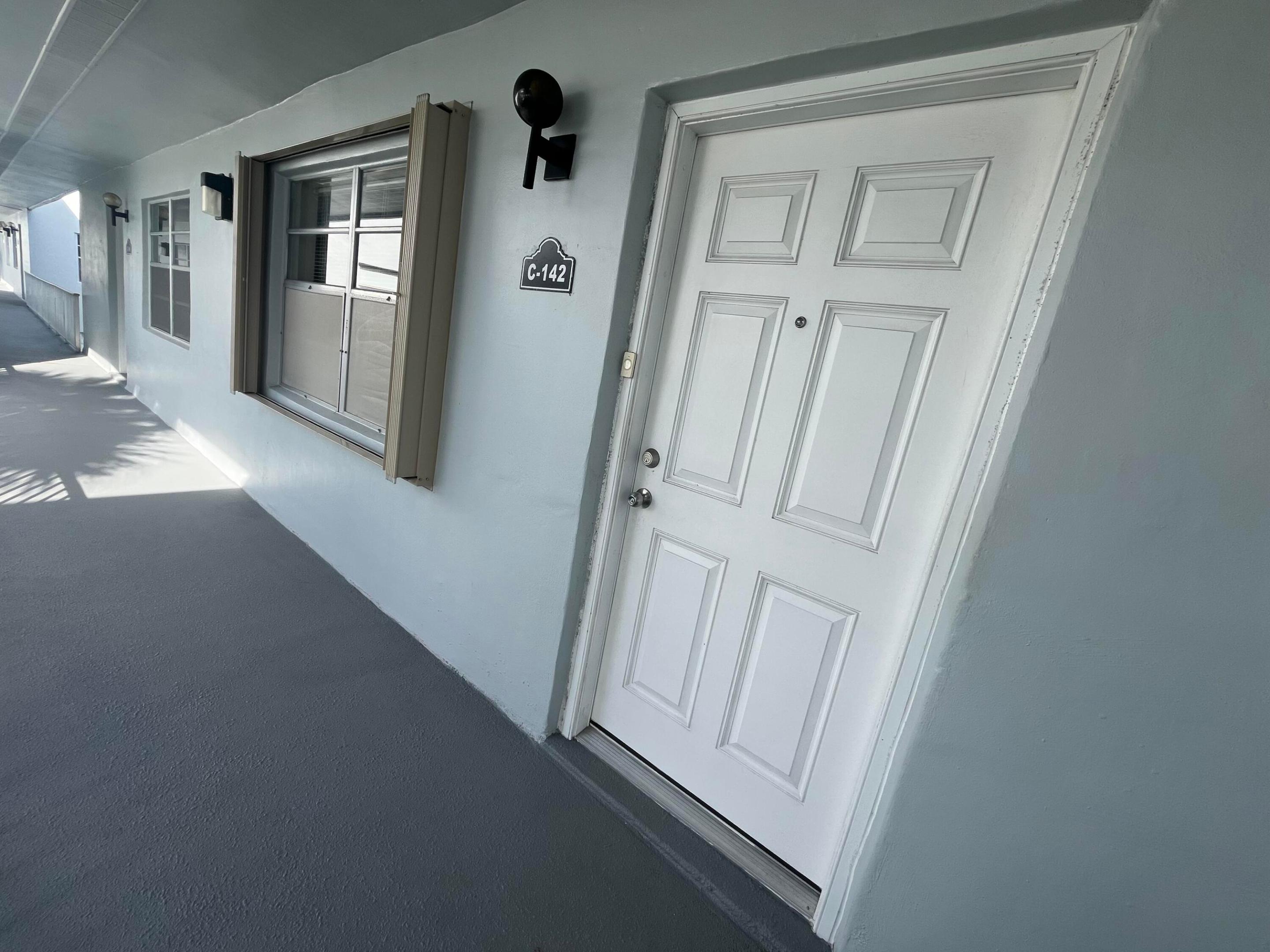 142 Normandy C Property Photo 4