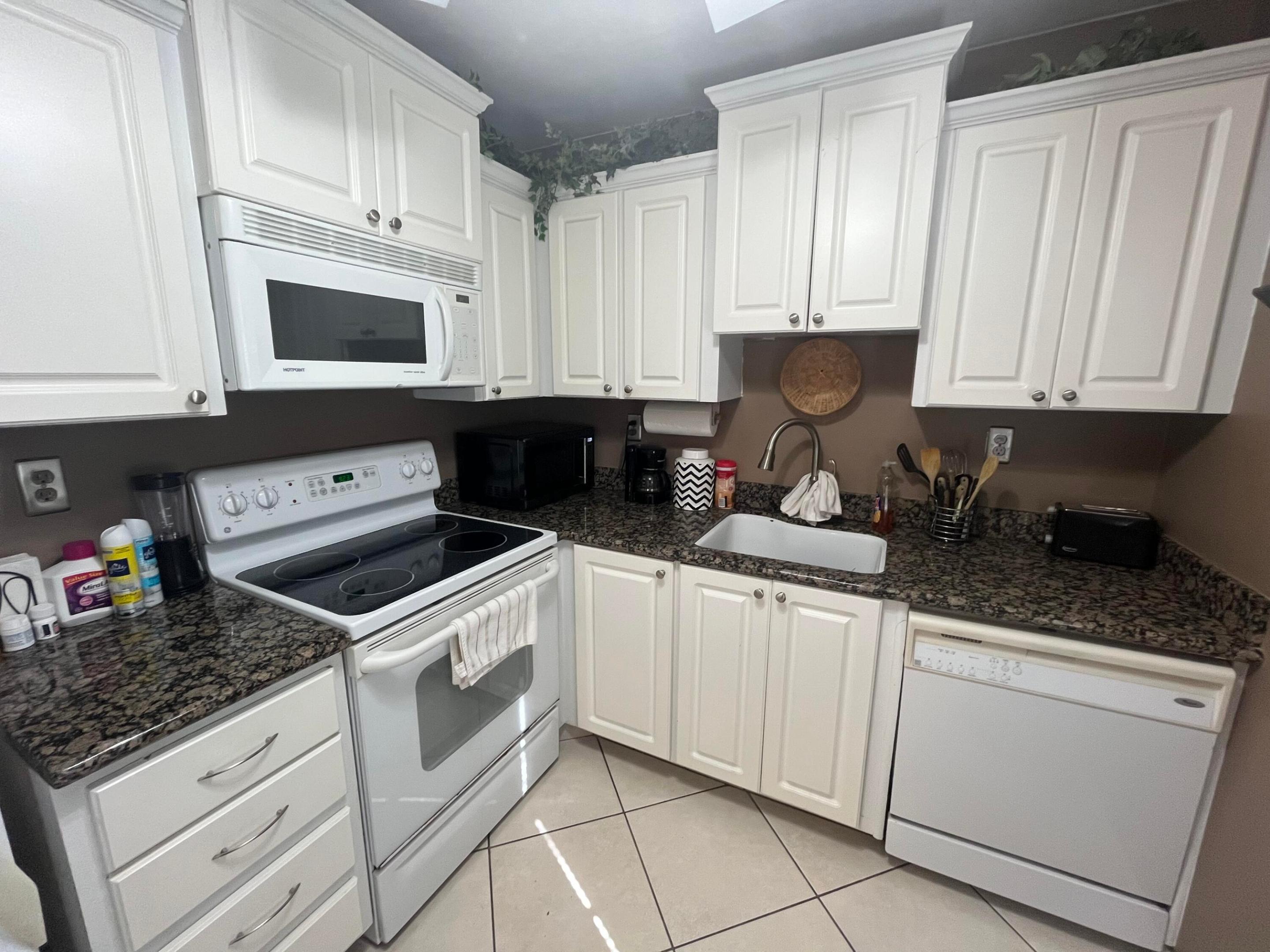 142 Normandy C Property Photo 7